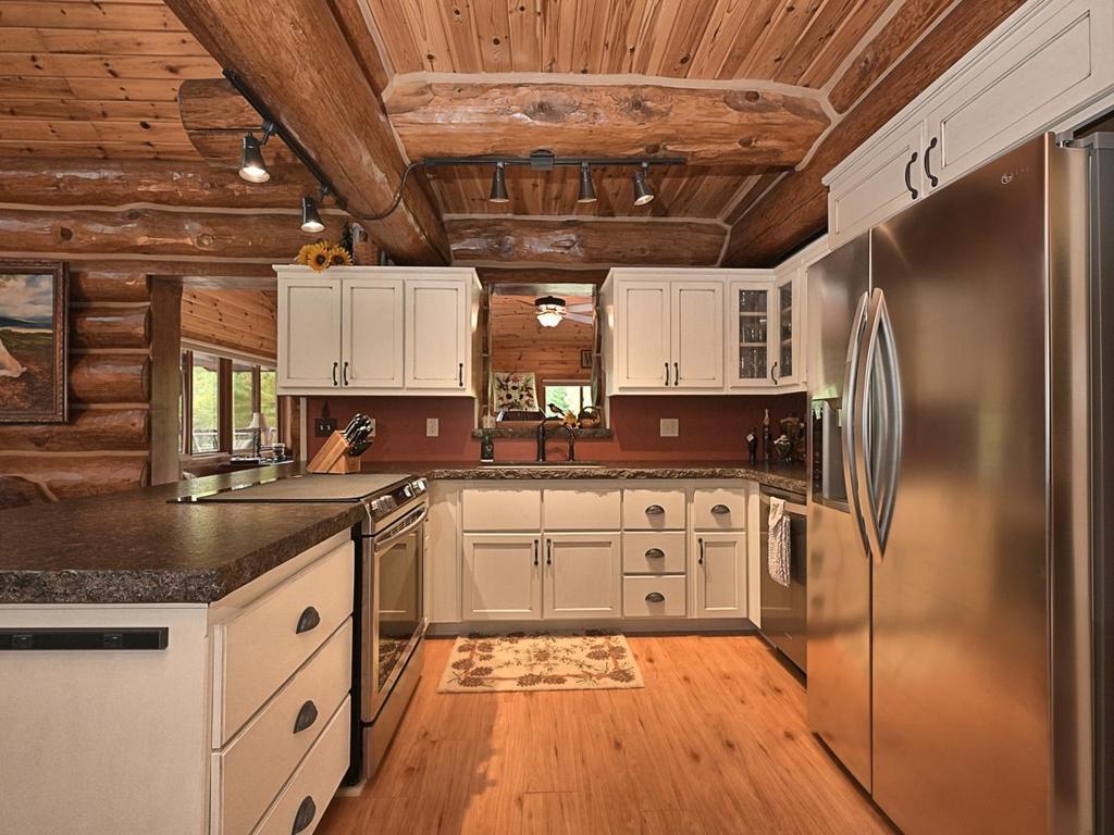 2006 single family home for sale at 30780 Zims Lane in Grand Rapids, MN — 2 bed, 3 bath (photo 11 of 68)