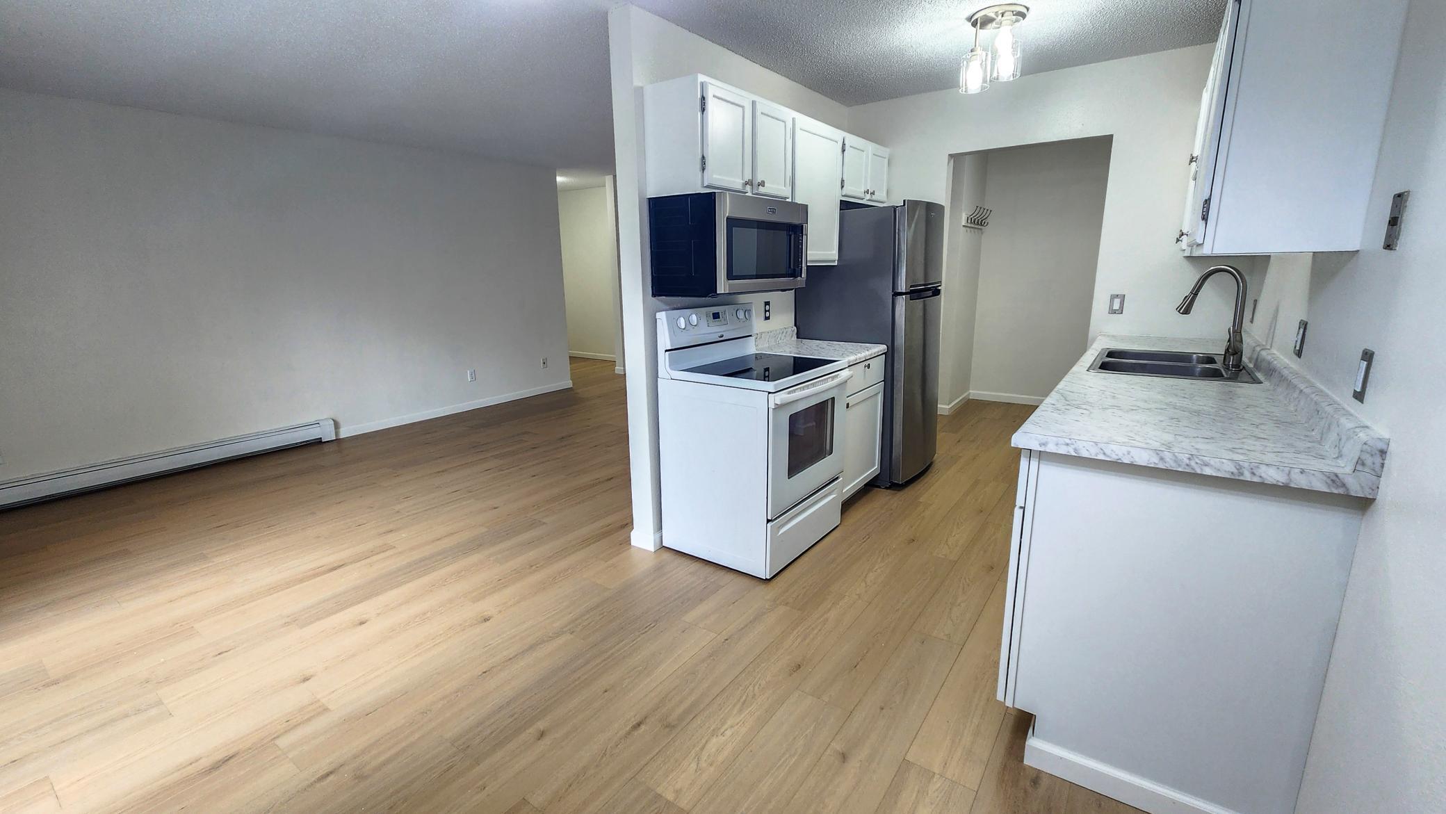 1975 condo for sale at 3302 2nd Street N, Unit C24 in Fargo, ND — 2 bed, 1 bath (photo 2 of 21)