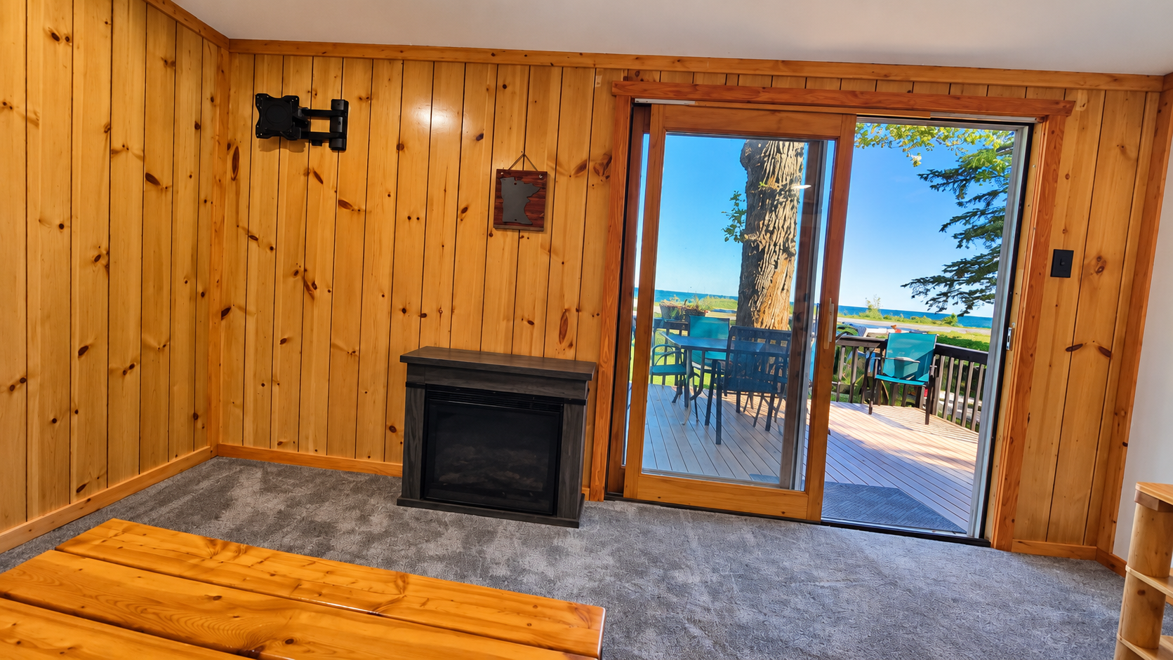 1950 single family home for sale at 7433 US Highway 169 in Garrison, MN — 1 bed, 1 bath (photo 5 of 34)