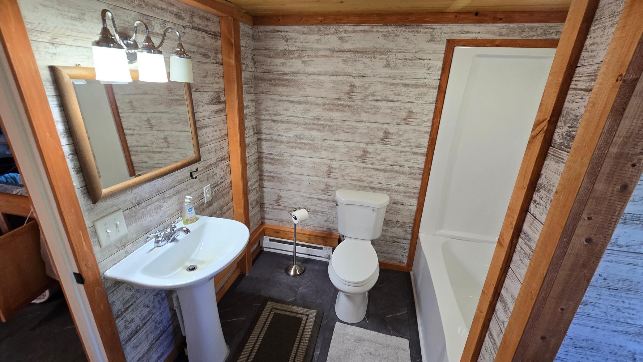 1950 single family home for sale at 7433 US Highway 169 in Garrison, MN — 1 bed, 1 bath (photo 9 of 34)
