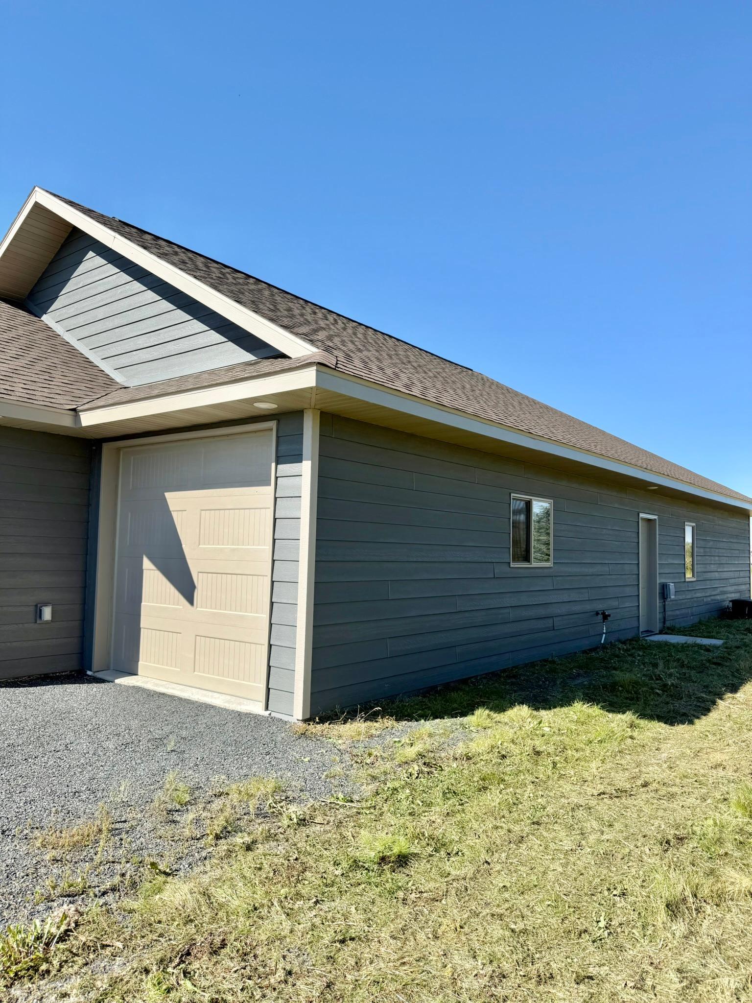 2021 single family home for sale at 2158 Fighting Sioux Loop NW in Baudette, MN — 3 bed, 2 bath (photo 11 of 51)