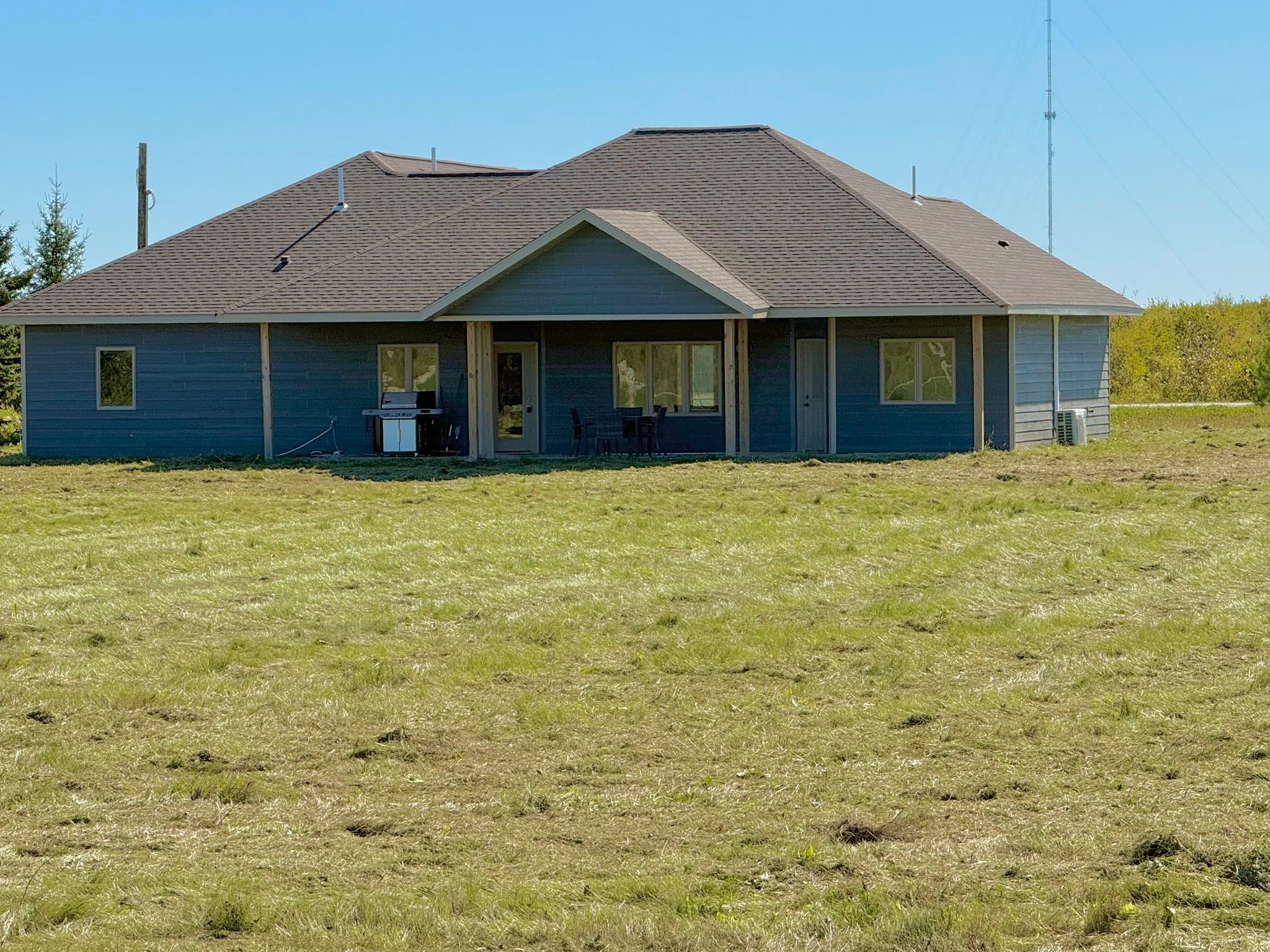 2021 single family home for sale at 2158 Fighting Sioux Loop NW in Baudette, MN — 3 bed, 2 bath (photo 9 of 51)
