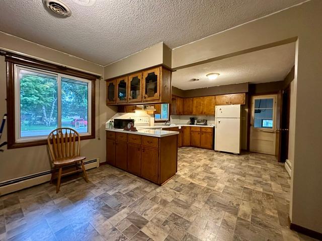 1973 single family home for sale at 416 S Sunset Avenue in Parkers Prairie, MN — 2 bed, 2 bath (photo 4 of 26)