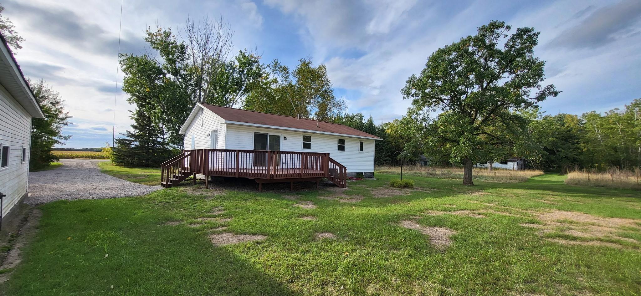 1997 single family home for sale at 18462 Becker Line Road in Park Rapids, MN — 4 bed, 2 bath (photo 3 of 48)
