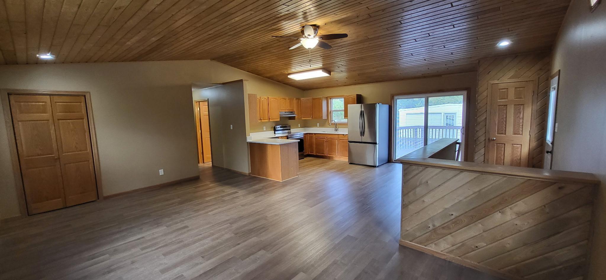 1997 single family home for sale at 18462 Becker Line Road in Park Rapids, MN — 4 bed, 2 bath (photo 4 of 48)