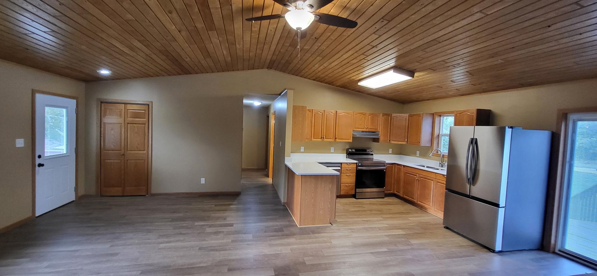 1997 single family home for sale at 18462 Becker Line Road in Park Rapids, MN — 4 bed, 2 bath (photo 5 of 48)