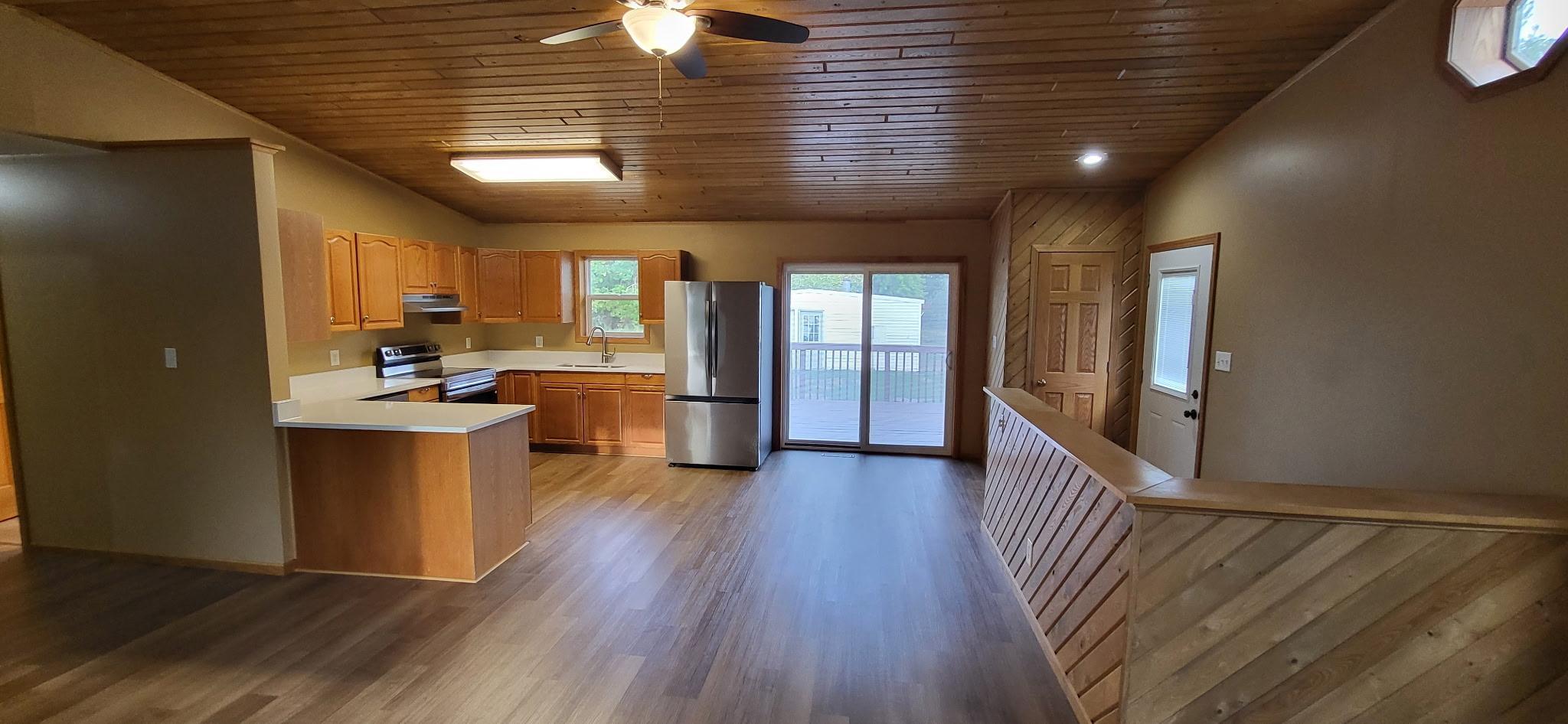 1997 single family home for sale at 18462 Becker Line Road in Park Rapids, MN — 4 bed, 2 bath (photo 8 of 48)