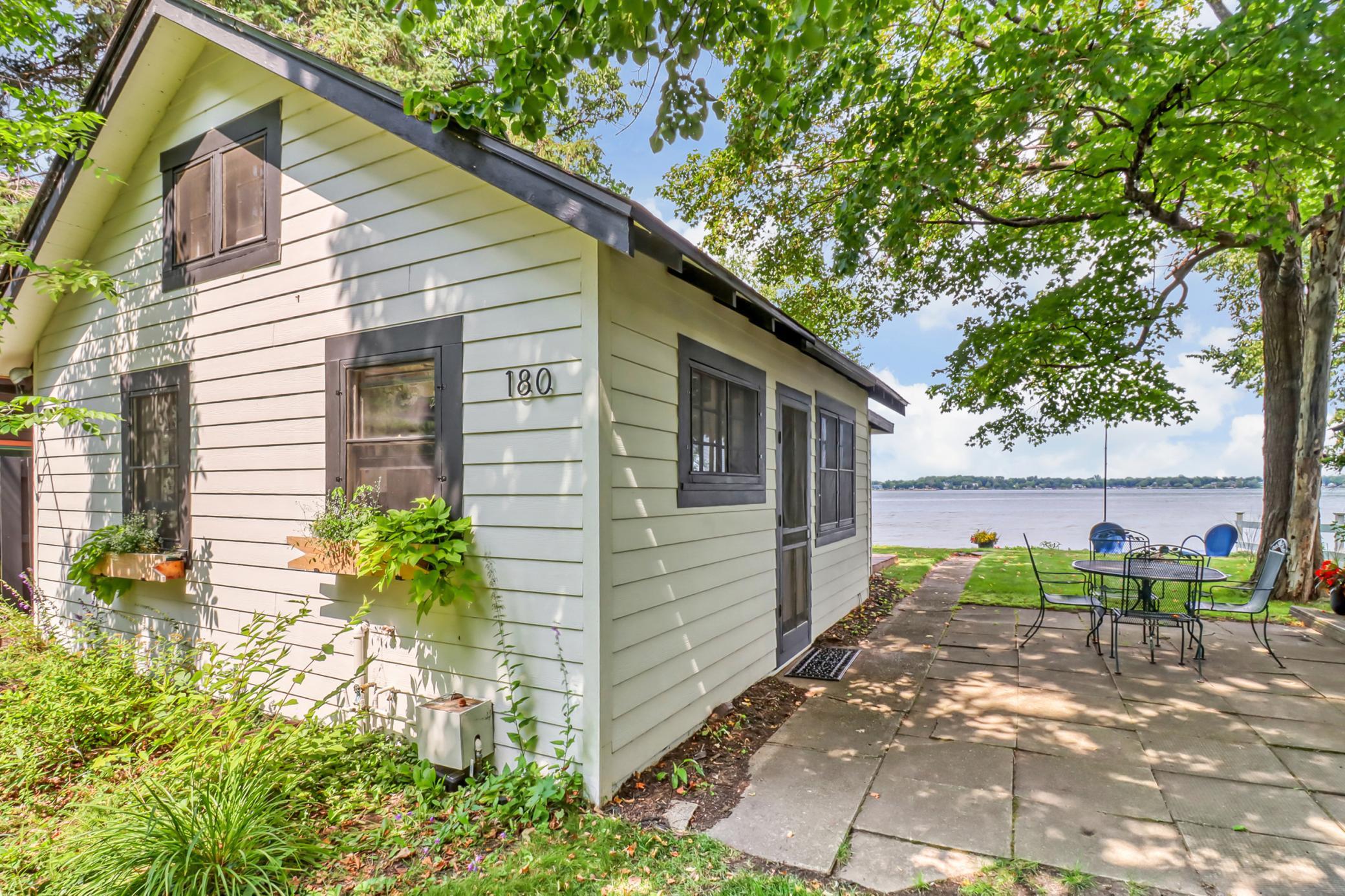 1940 single family home for sale at 180 Shorewood Drive in Detroit Lakes, MN — 2 bed, 1 bath (photo 13 of 40)