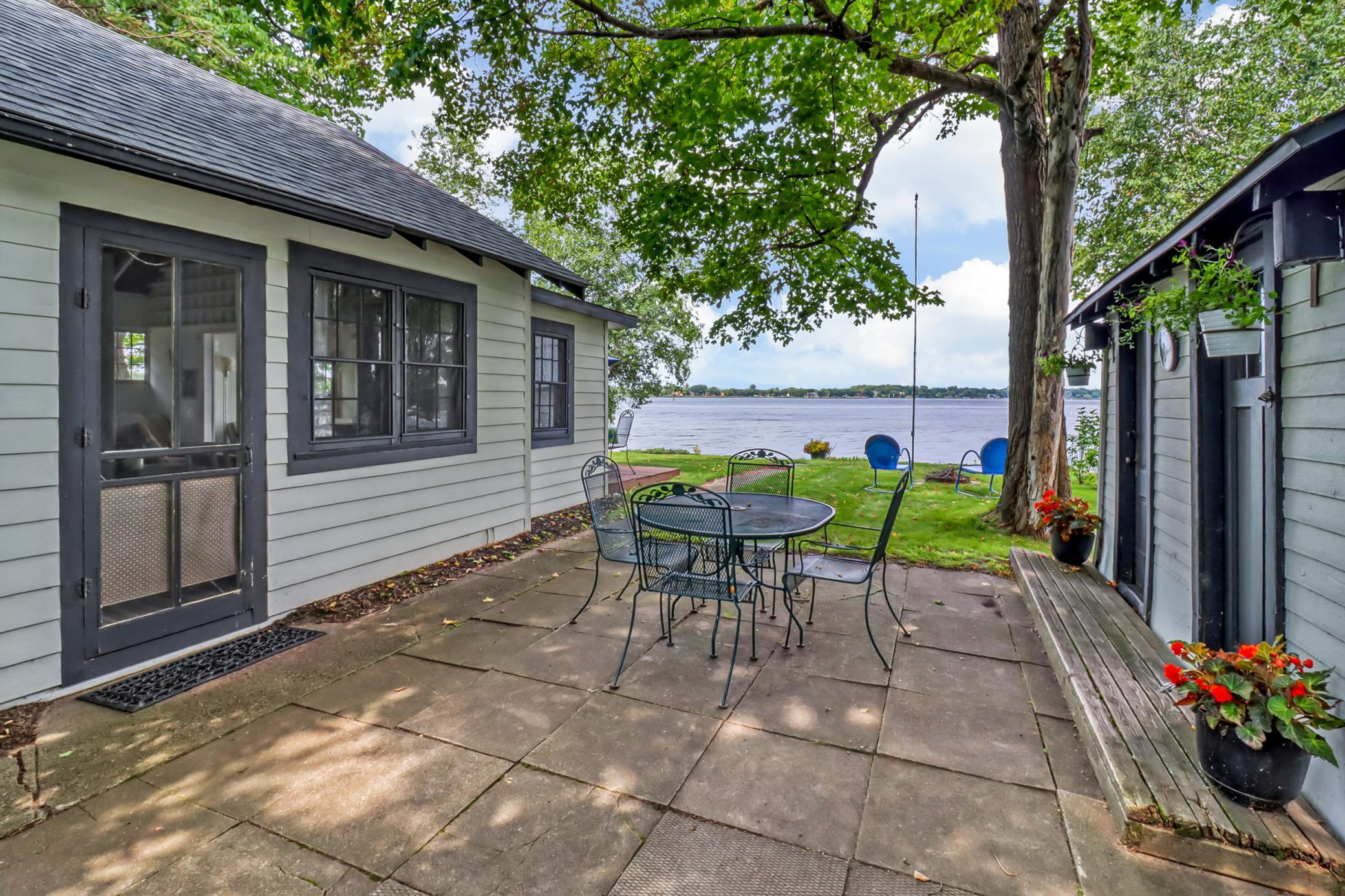 1940 single family home for sale at 180 Shorewood Drive in Detroit Lakes, MN — 2 bed, 1 bath (photo 16 of 40)