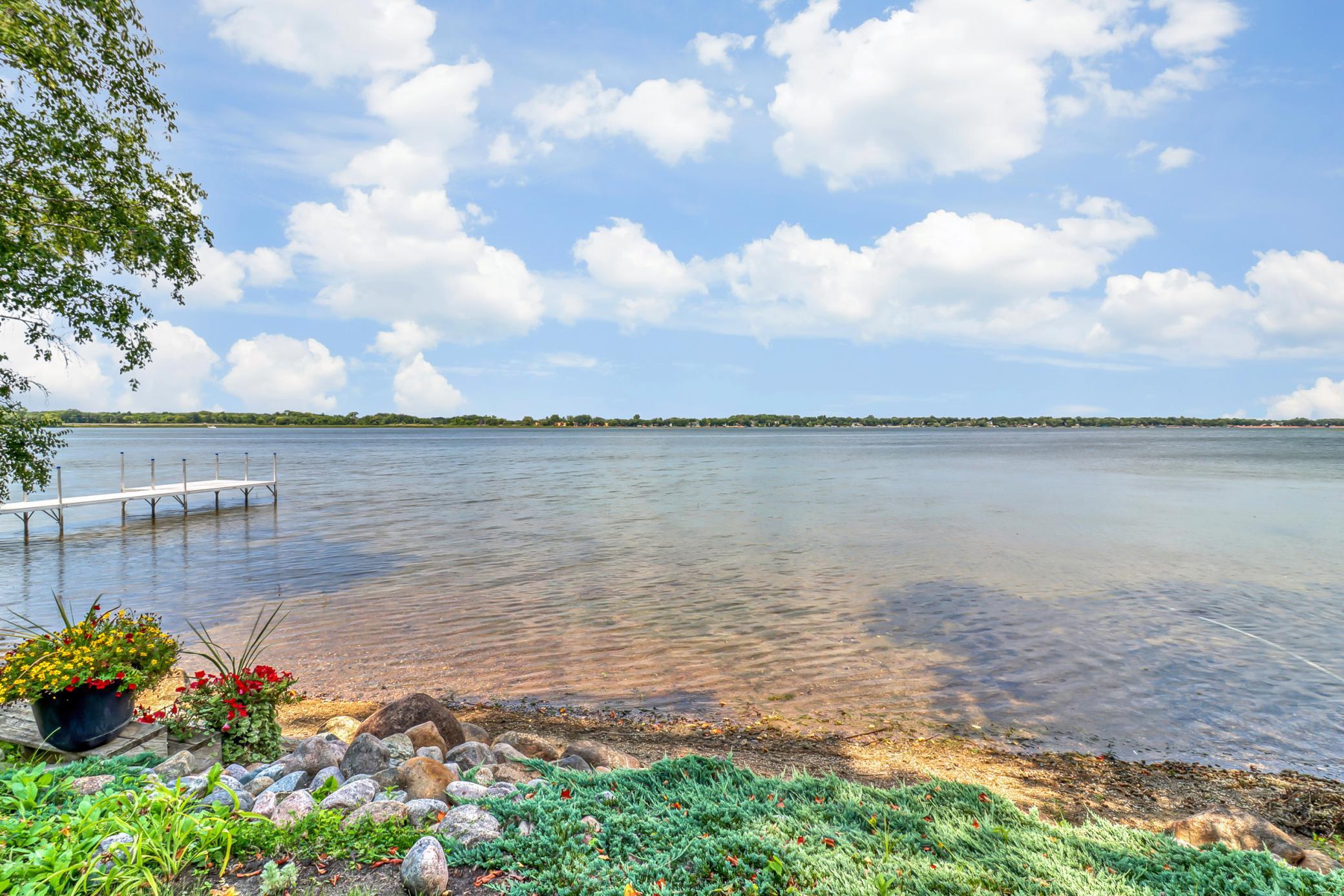 1940 single family home for sale at 180 Shorewood Drive in Detroit Lakes, MN — 2 bed, 1 bath (photo 17 of 40)