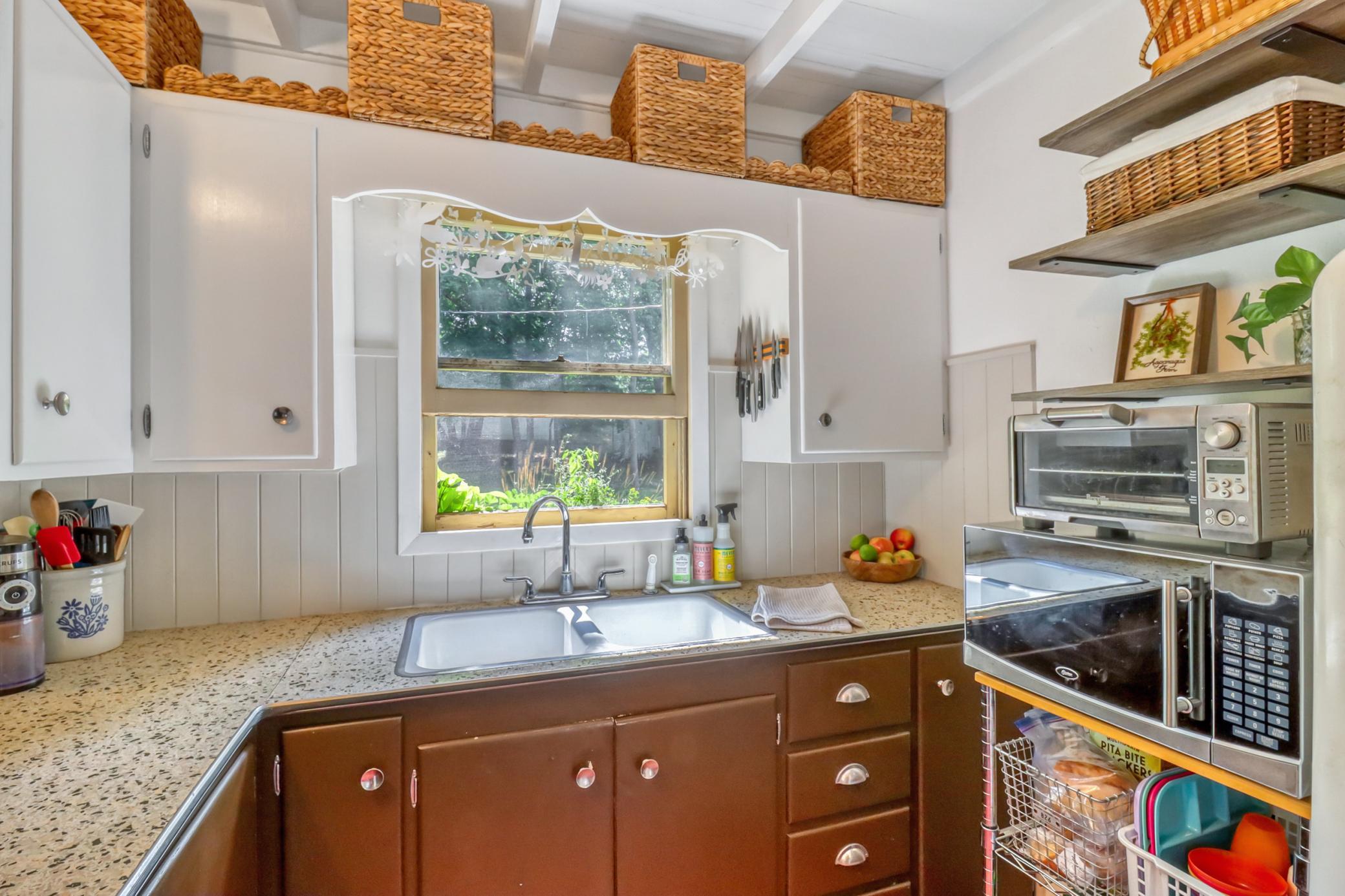 1940 single family home for sale at 180 Shorewood Drive in Detroit Lakes, MN — 2 bed, 1 bath (photo 26 of 40)