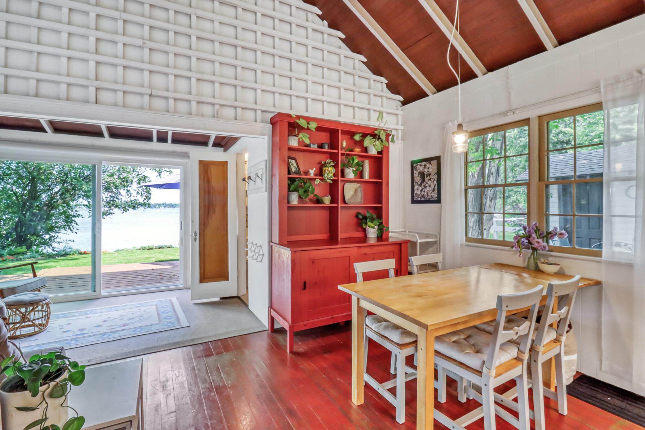 1940 single family home for sale at 180 Shorewood Drive in Detroit Lakes, MN — 2 bed, 1 bath (photo 4 of 40)