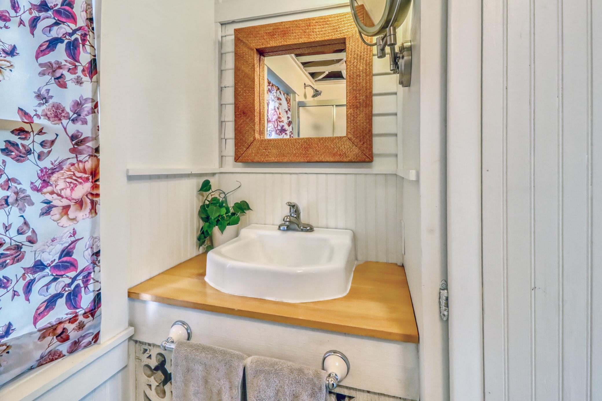 1940 single family home for sale at 180 Shorewood Drive in Detroit Lakes, MN — 2 bed, 1 bath (photo 35 of 40)