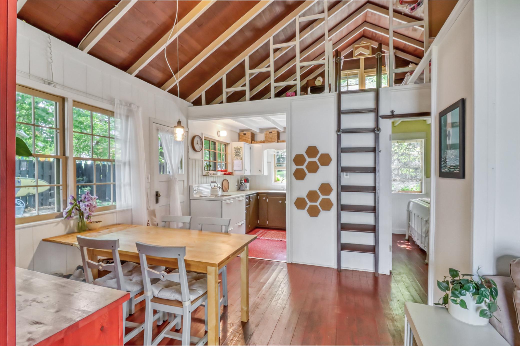 1940 single family home for sale at 180 Shorewood Drive in Detroit Lakes, MN — 2 bed, 1 bath (photo 5 of 40)