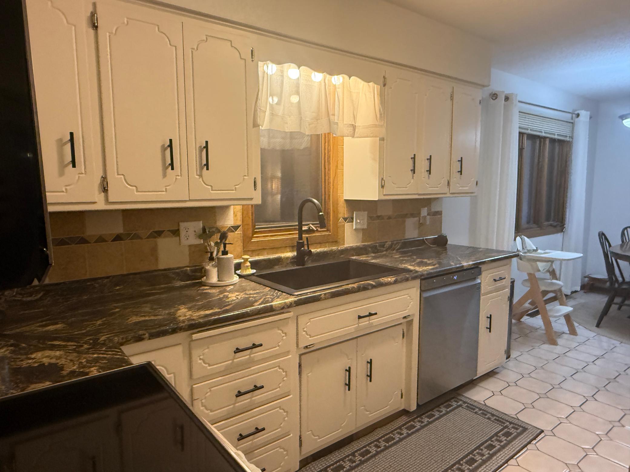 1985 single family home for sale at 407 W Washington Avenue in Mahnomen, MN — 4 bed, 2 bath (photo 20 of 51)