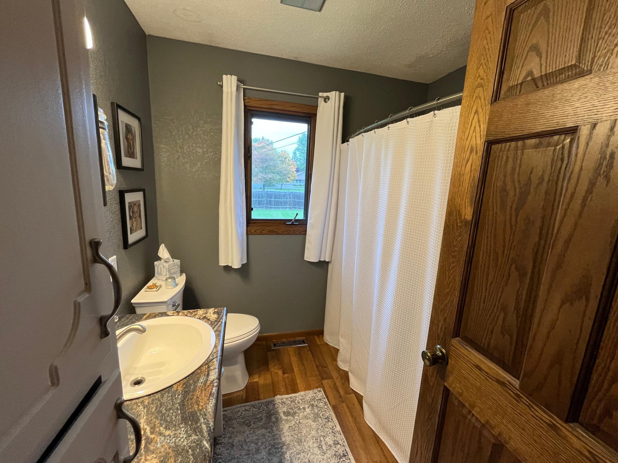1985 single family home for sale at 407 W Washington Avenue in Mahnomen, MN — 4 bed, 2 bath (photo 27 of 51)