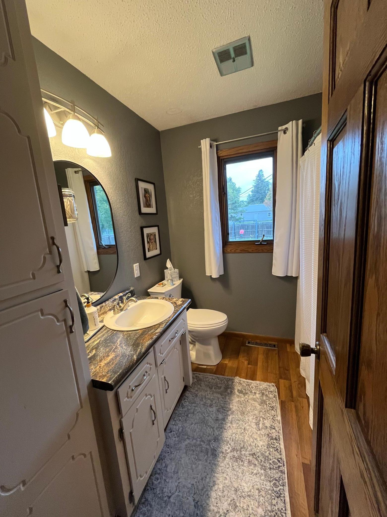 1985 single family home for sale at 407 W Washington Avenue in Mahnomen, MN — 4 bed, 2 bath (photo 28 of 51)