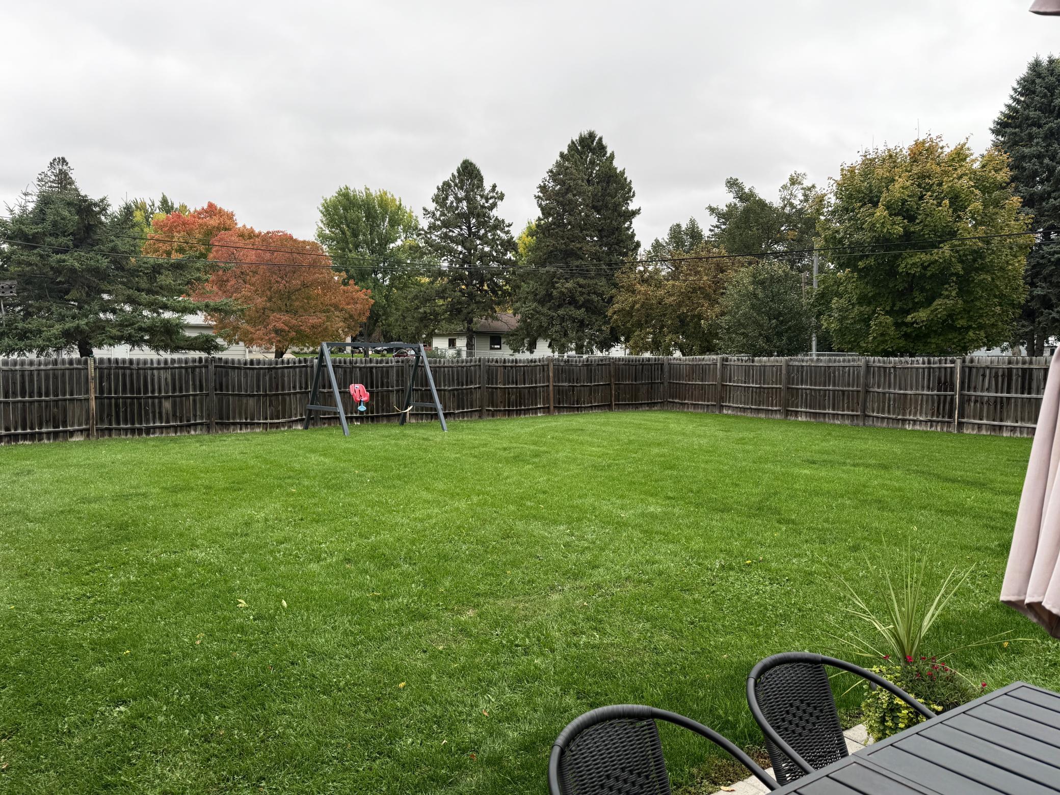 1985 single family home for sale at 407 W Washington Avenue in Mahnomen, MN — 4 bed, 2 bath (photo 49 of 51)