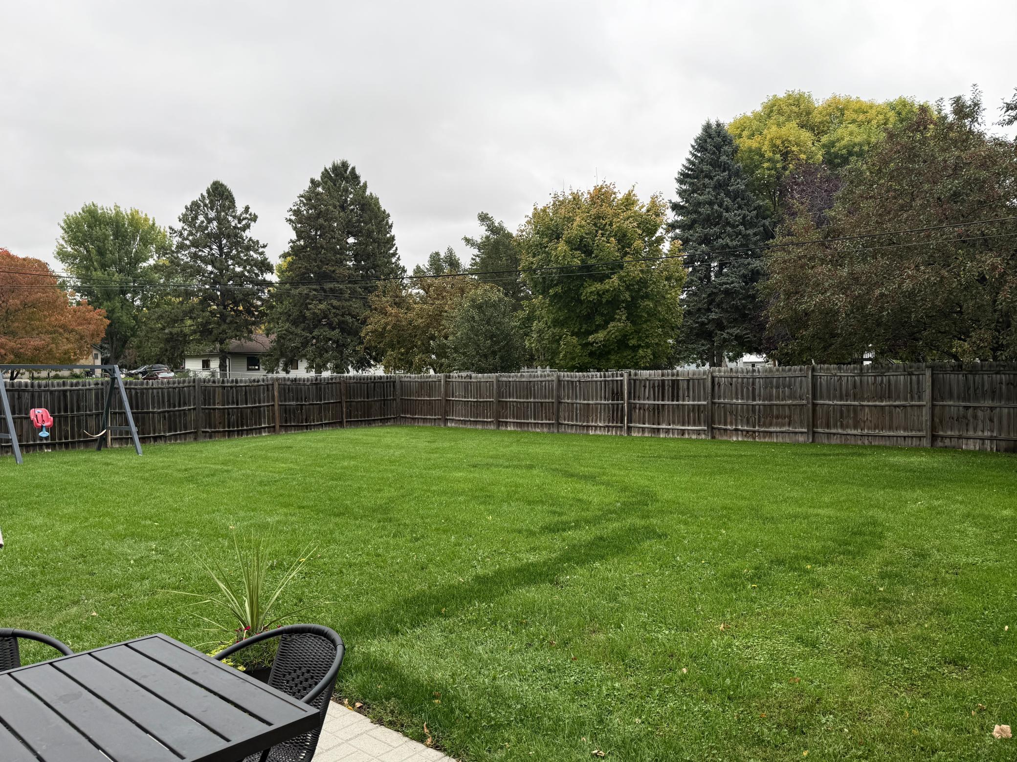 1985 single family home for sale at 407 W Washington Avenue in Mahnomen, MN — 4 bed, 2 bath (photo 50 of 51)