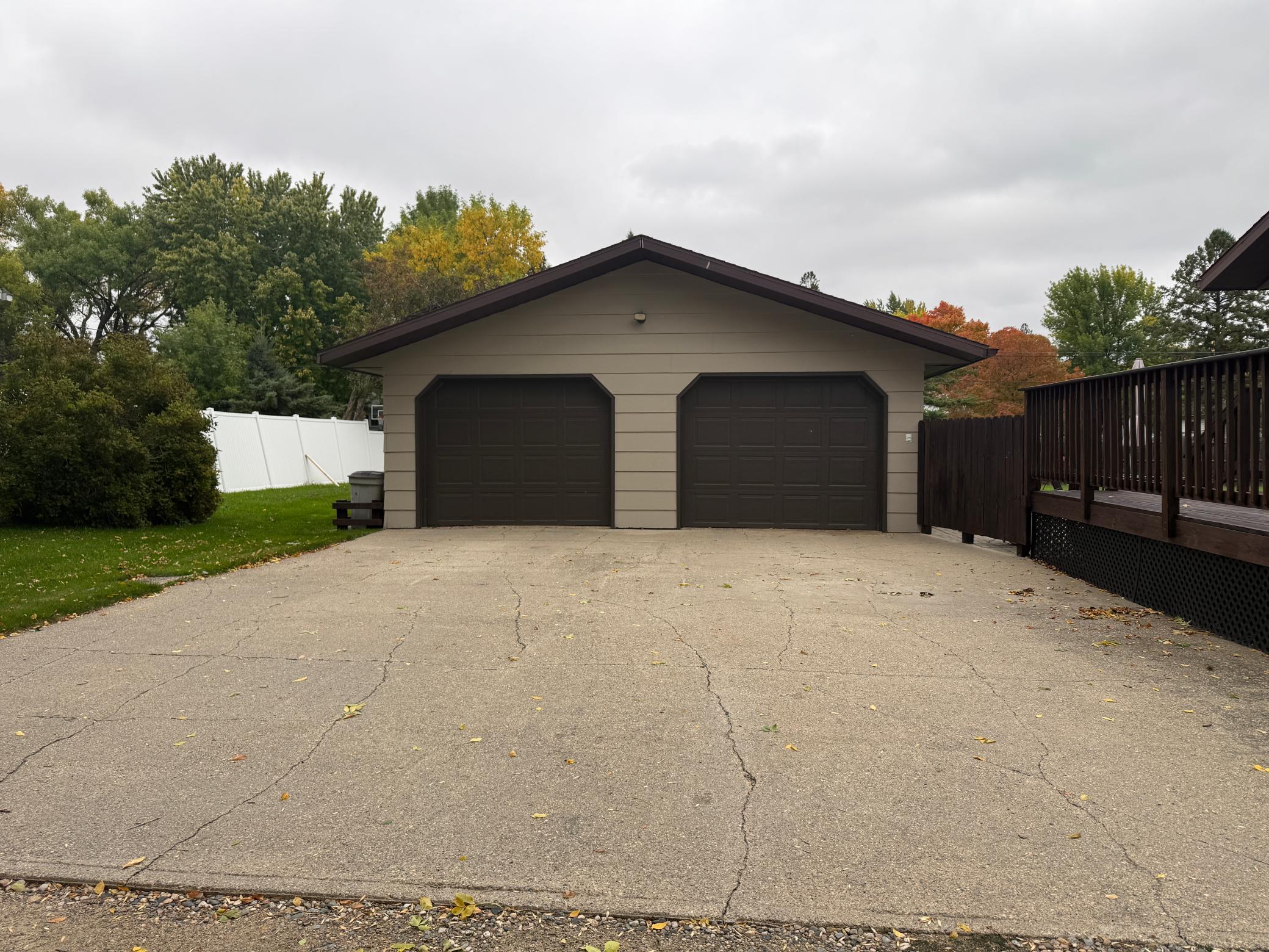 1985 single family home for sale at 407 W Washington Avenue in Mahnomen, MN — 4 bed, 2 bath (photo 51 of 51)