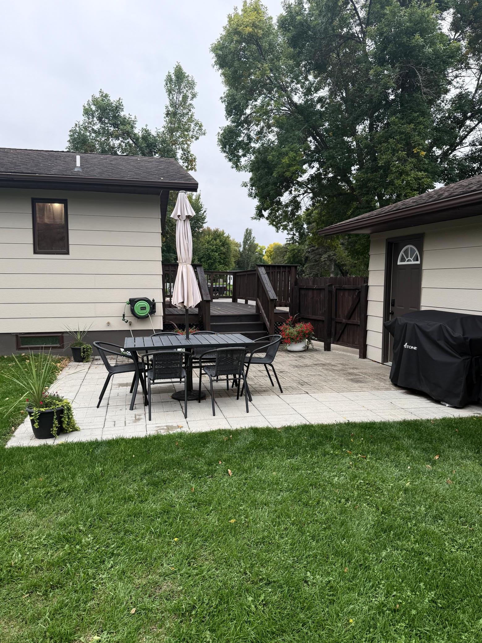 1985 single family home for sale at 407 W Washington Avenue in Mahnomen, MN — 4 bed, 2 bath (photo 8 of 51)