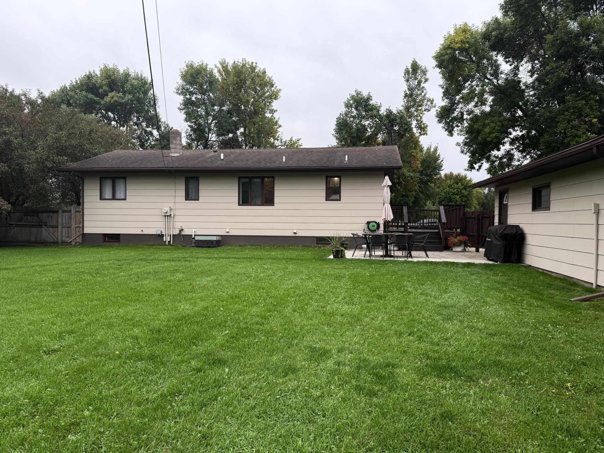 1985 single family home for sale at 407 W Washington Avenue in Mahnomen, MN — 4 bed, 2 bath (photo 9 of 51)