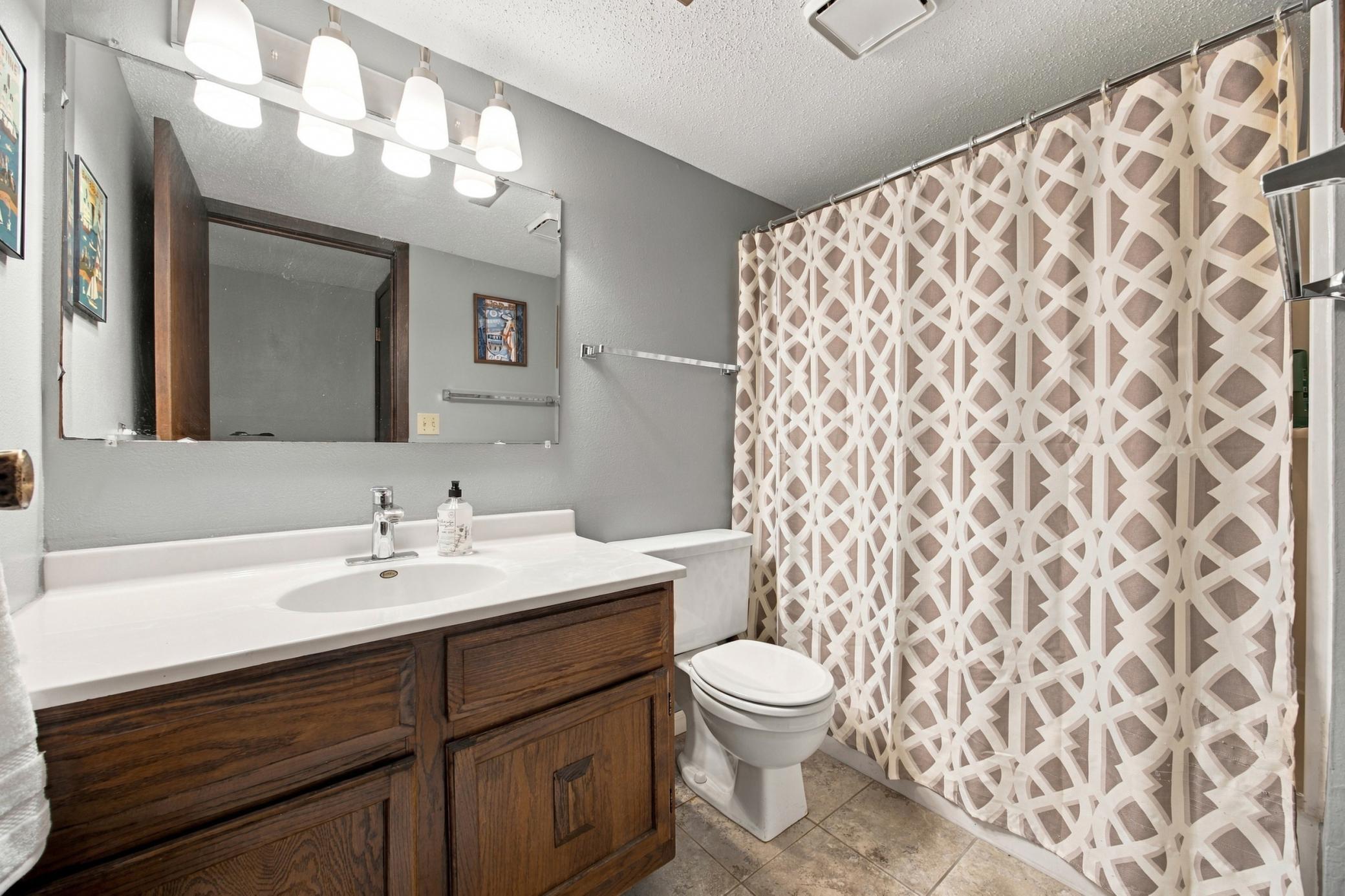 1977 twin home for sale at 2346 Demores Drive S in Fargo, ND — 3 bed, 2 bath (photo 21 of 39)