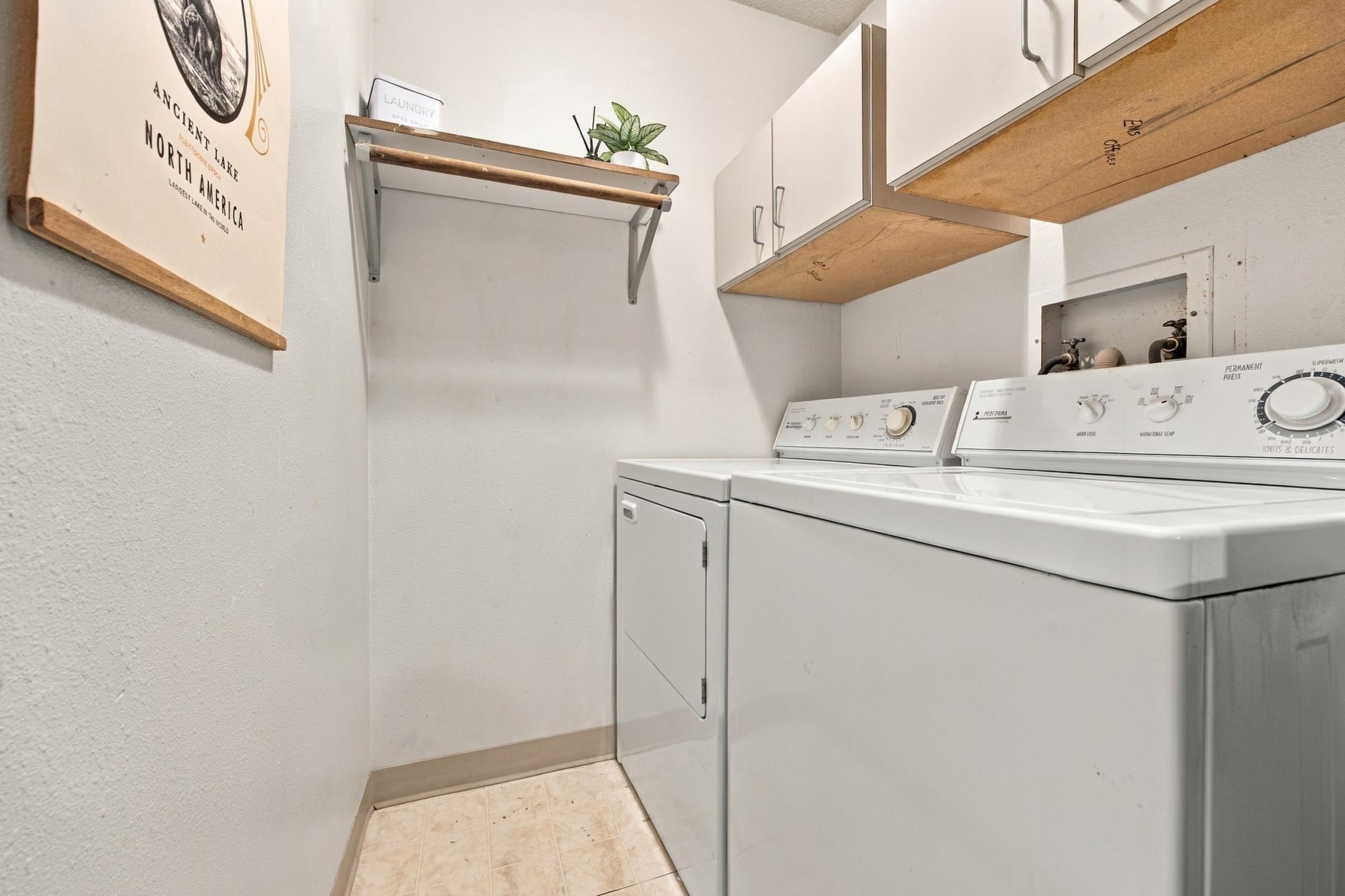 1977 twin home for sale at 2346 Demores Drive S in Fargo, ND — 3 bed, 2 bath (photo 23 of 39)