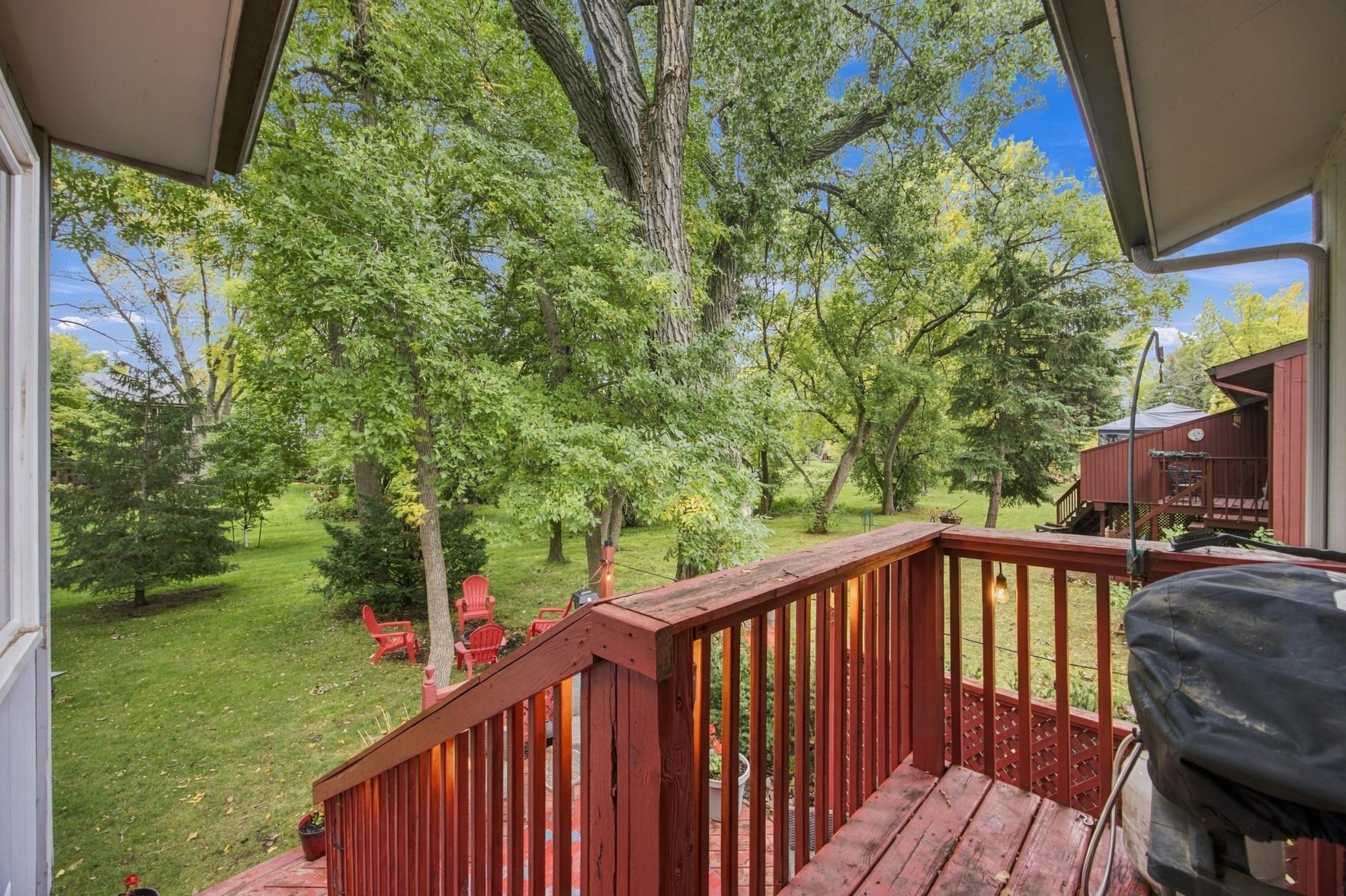 1977 twin home for sale at 2346 Demores Drive S in Fargo, ND — 3 bed, 2 bath (photo 25 of 39)