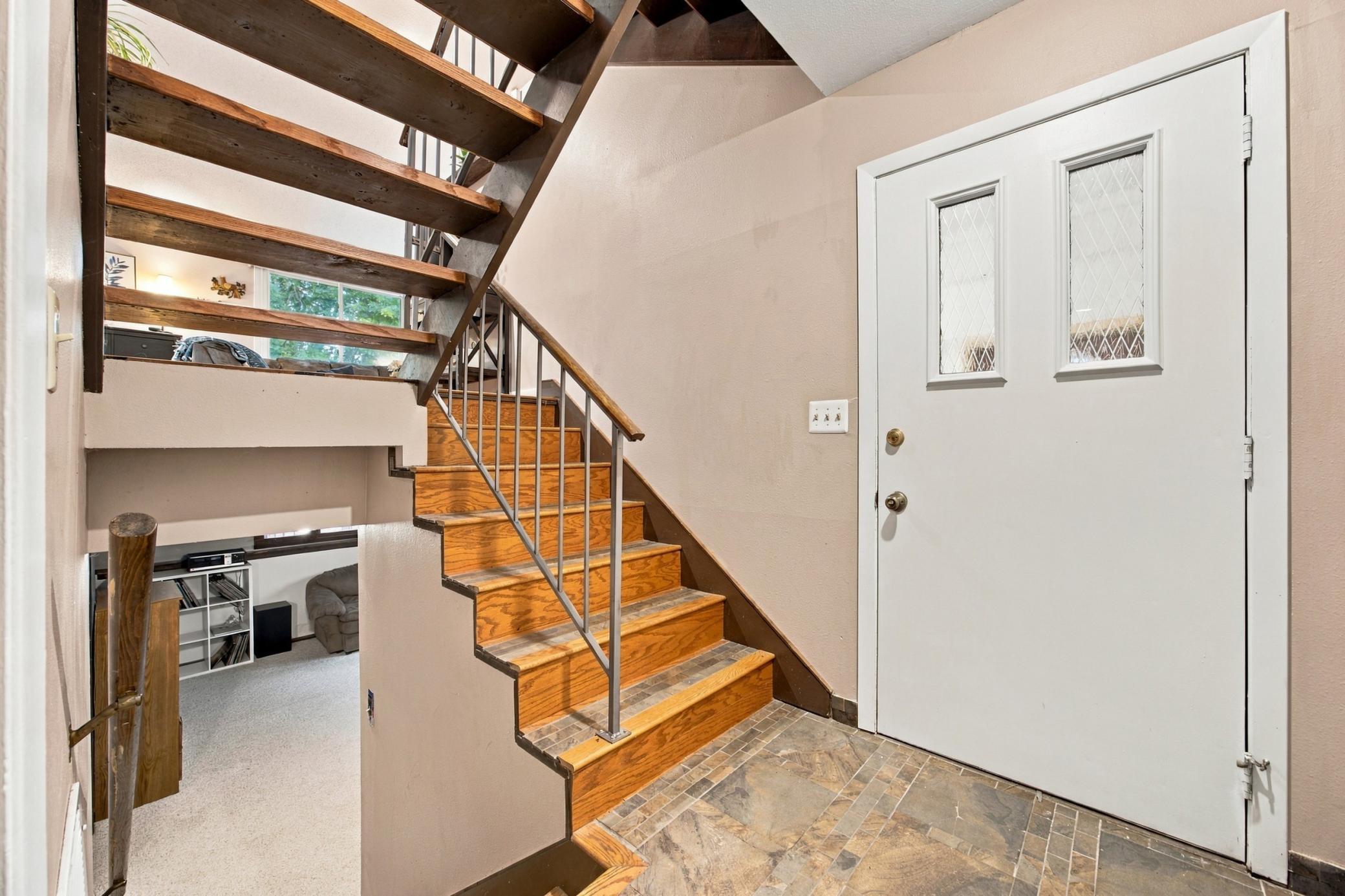 1977 twin home for sale at 2346 Demores Drive S in Fargo, ND — 3 bed, 2 bath (photo 5 of 39)