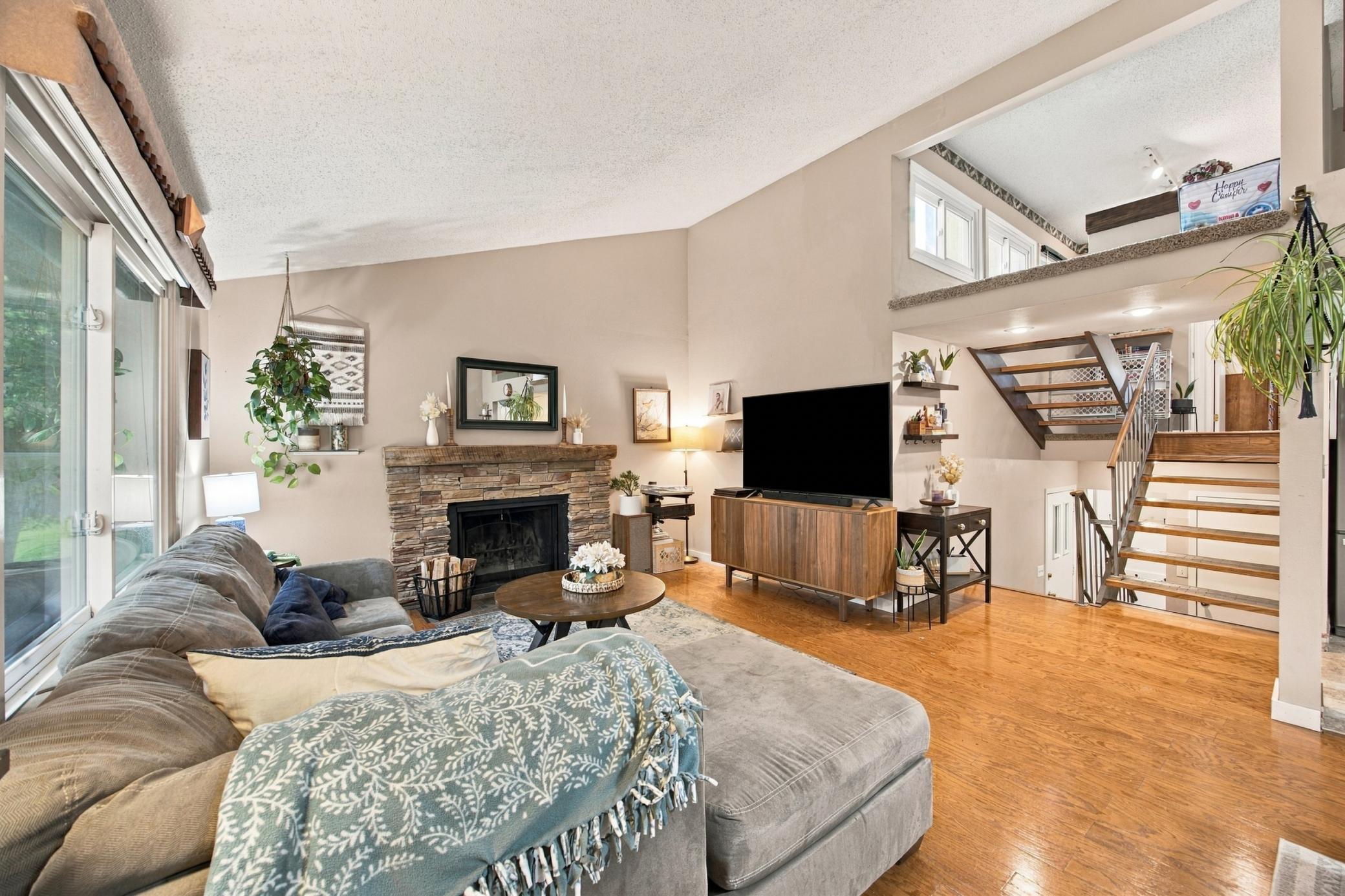 1977 twin home for sale at 2346 Demores Drive S in Fargo, ND — 3 bed, 2 bath (photo 6 of 39)