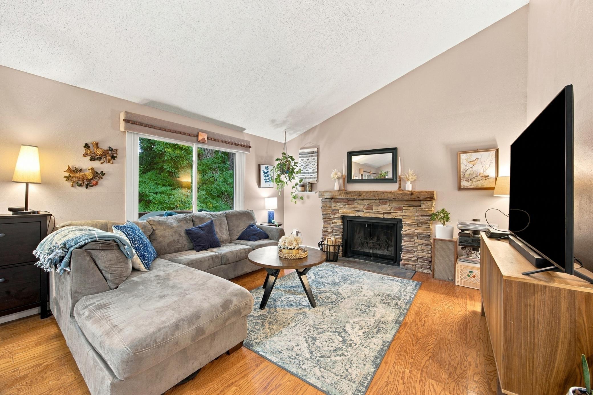 1977 twin home for sale at 2346 Demores Drive S in Fargo, ND — 3 bed, 2 bath (photo 7 of 39)