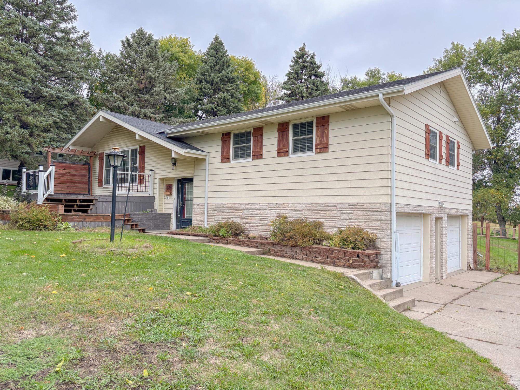 1970 single family home for sale at 1628 Weyrens Road in Fergus Falls, MN — 3 bed, 2 bath (photo 2 of 66)