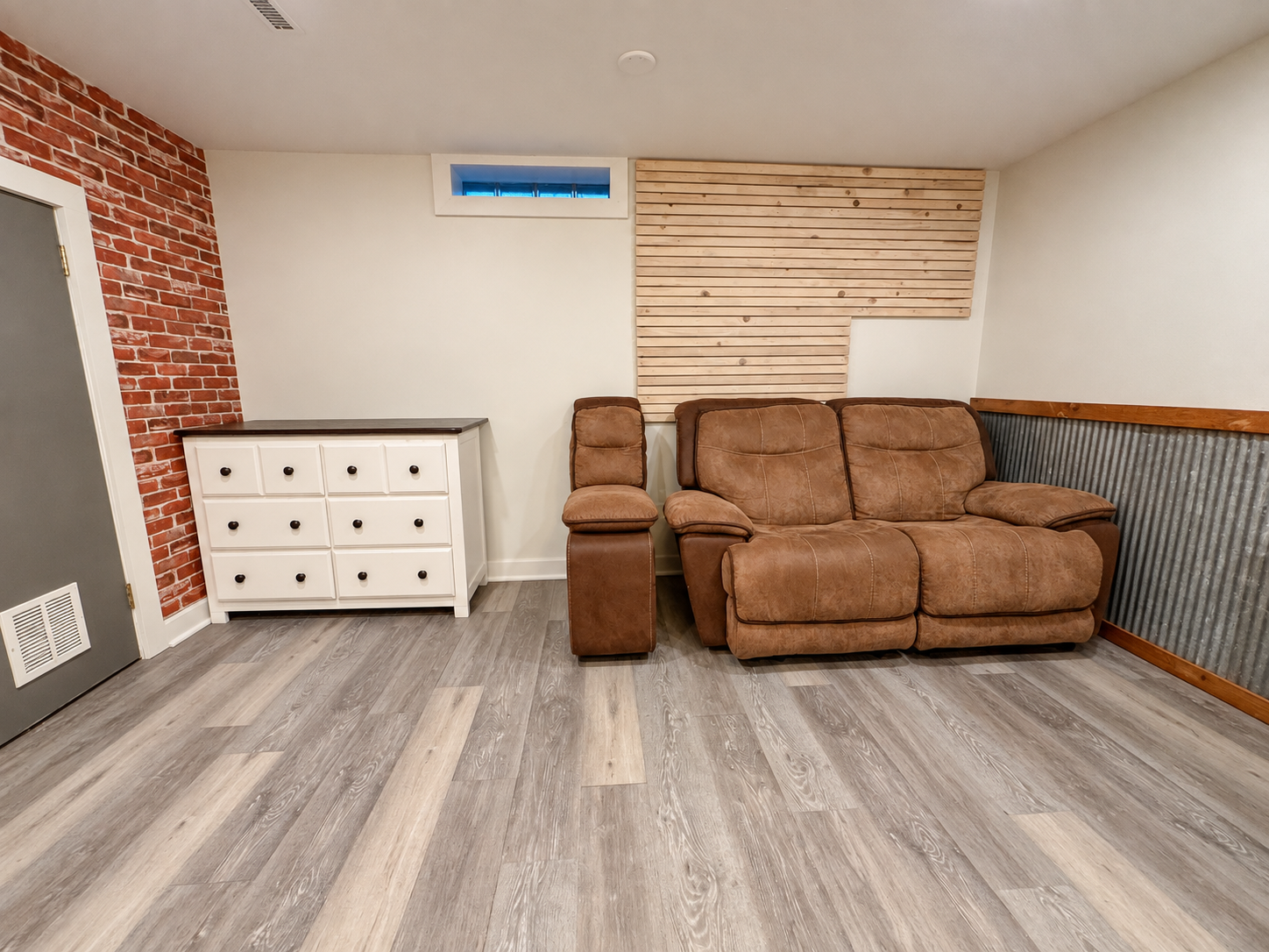 1970 single family home for sale at 1628 Weyrens Road in Fergus Falls, MN — 3 bed, 2 bath (photo 32 of 66)