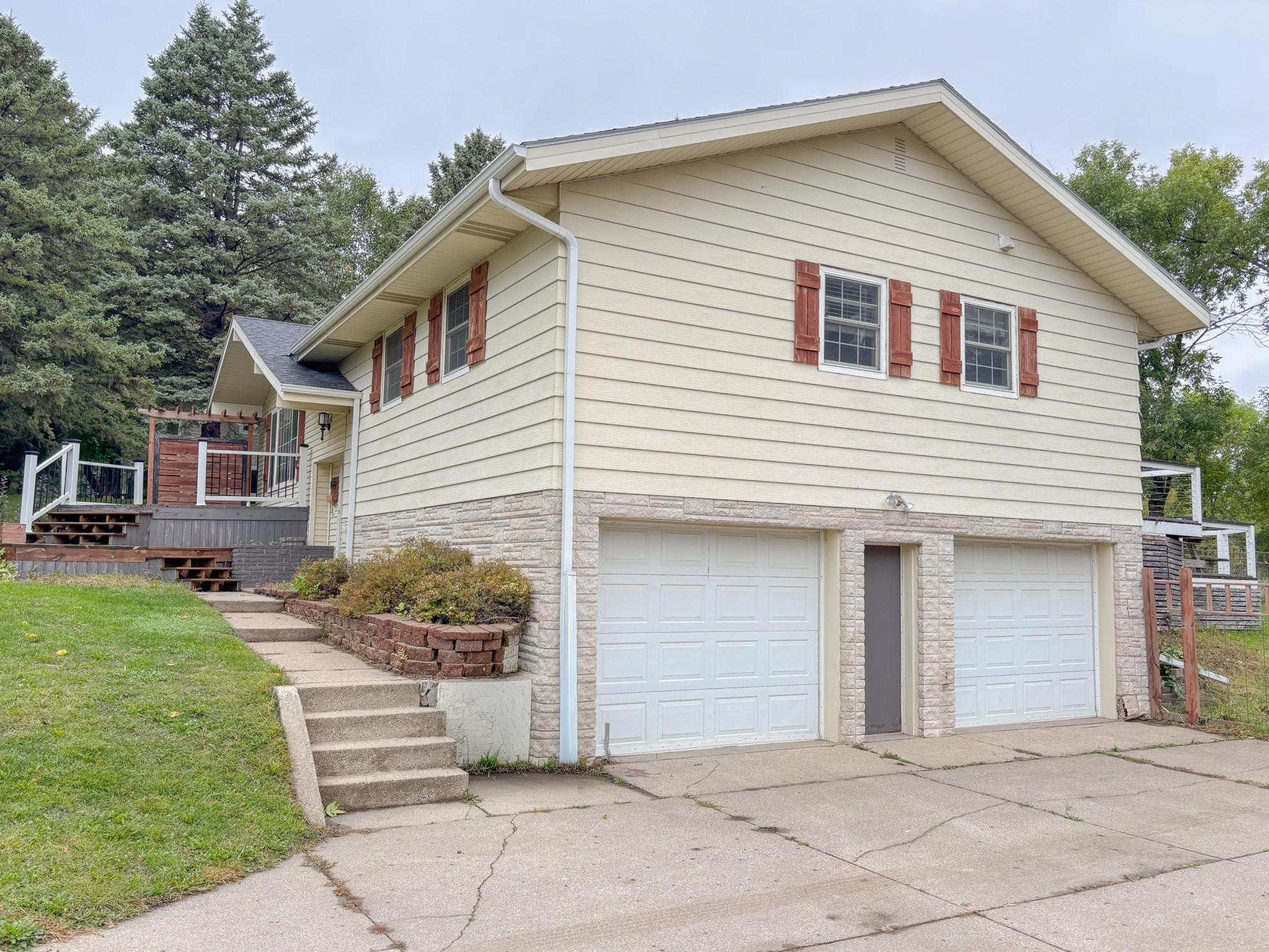 1970 single family home for sale at 1628 Weyrens Road in Fergus Falls, MN — 3 bed, 2 bath (photo 36 of 66)