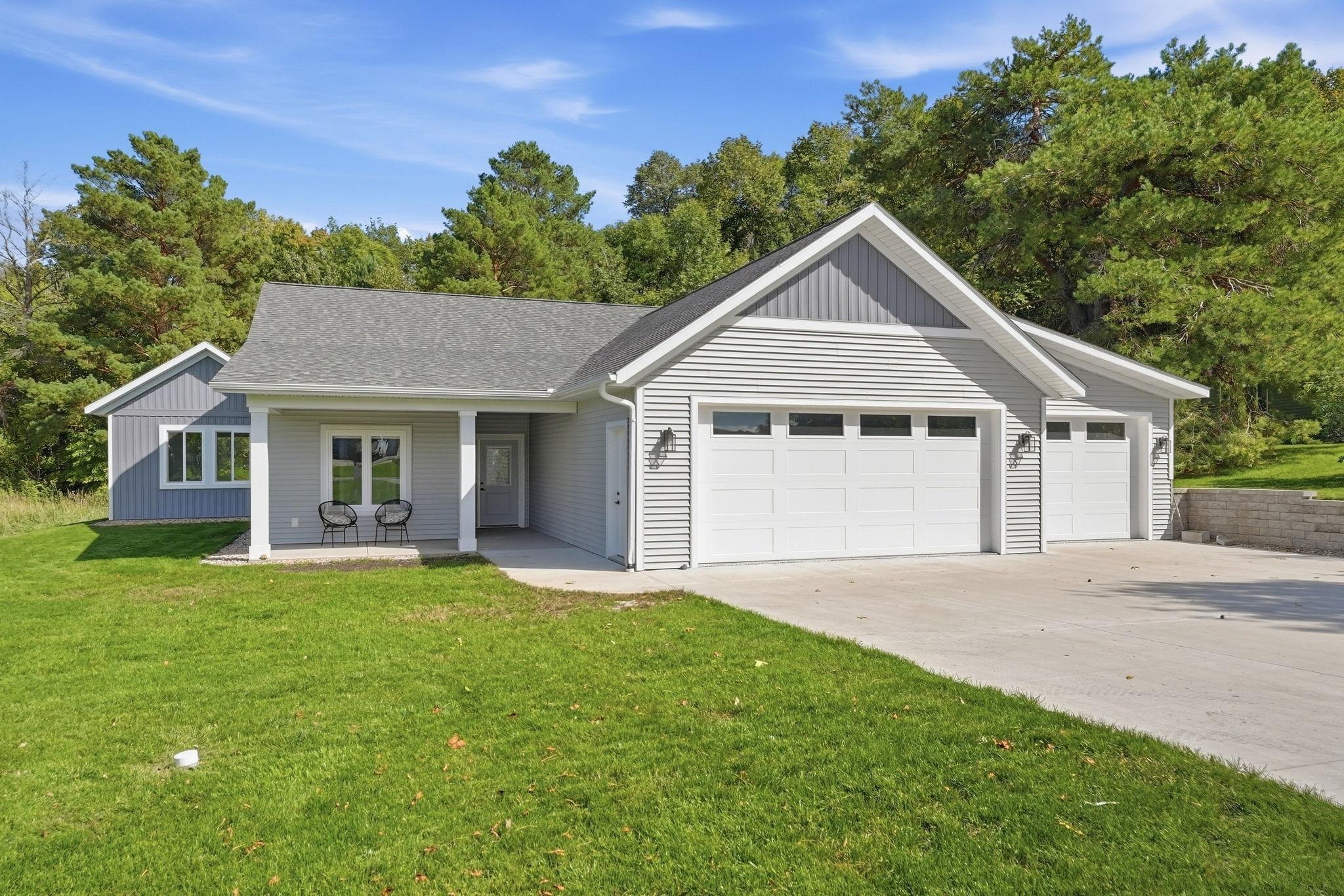 2022 single family home for sale at 3319 Lakecrest Road NE in Alexandria, MN — 2 bed, 2 bath