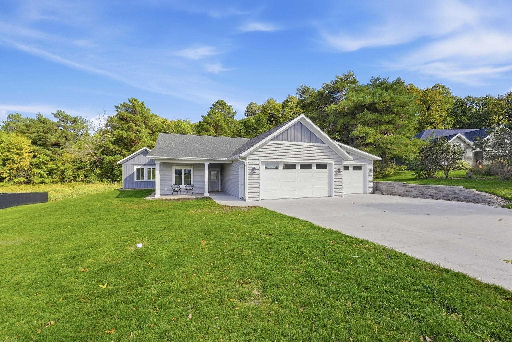 2022 single family home for sale at 3319 Lakecrest Road NE in Alexandria, MN — 2 bed, 2 bath (photo 42 of 57)