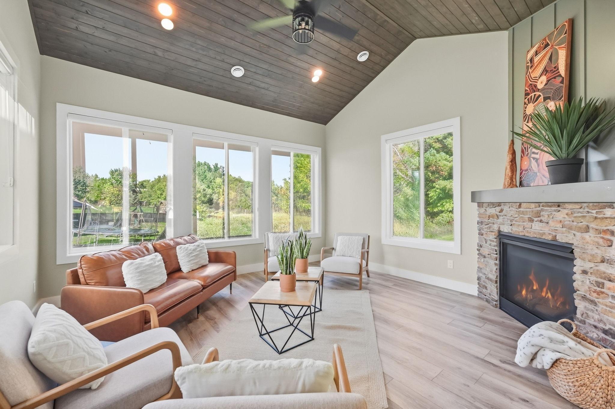 2022 single family home for sale at 3319 Lakecrest Road NE in Alexandria, MN — 2 bed, 2 bath (photo 8 of 57)