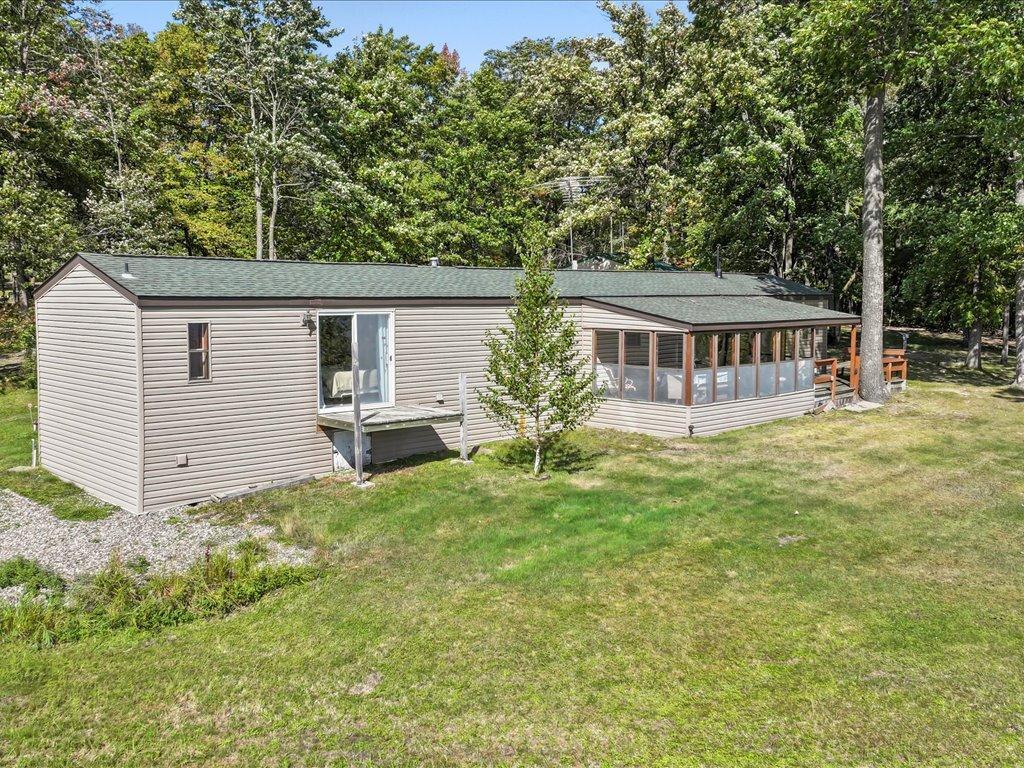 1992 single family home for sale at 8143 Meadow Lake Road SW in Motley, MN — 3 bed, 3 bath (photo 2 of 52)