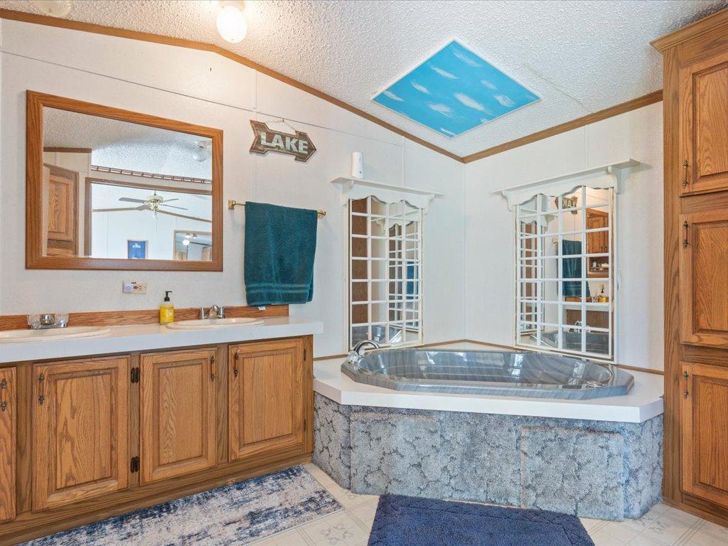 1992 single family home for sale at 8143 Meadow Lake Road SW in Motley, MN — 3 bed, 3 bath (photo 13 of 52)