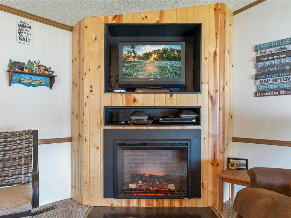 1992 single family home for sale at 8143 Meadow Lake Road SW in Motley, MN — 3 bed, 3 bath (photo 5 of 52)