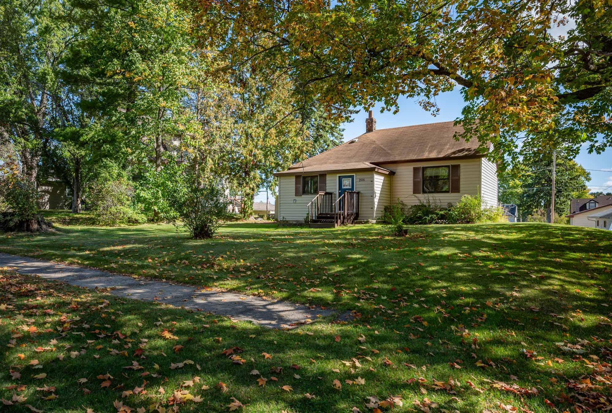 1920 single family home for sale at 206 Dudley Avenue in Coleraine, MN — 2 bed, 2 bath (photo 2 of 26)