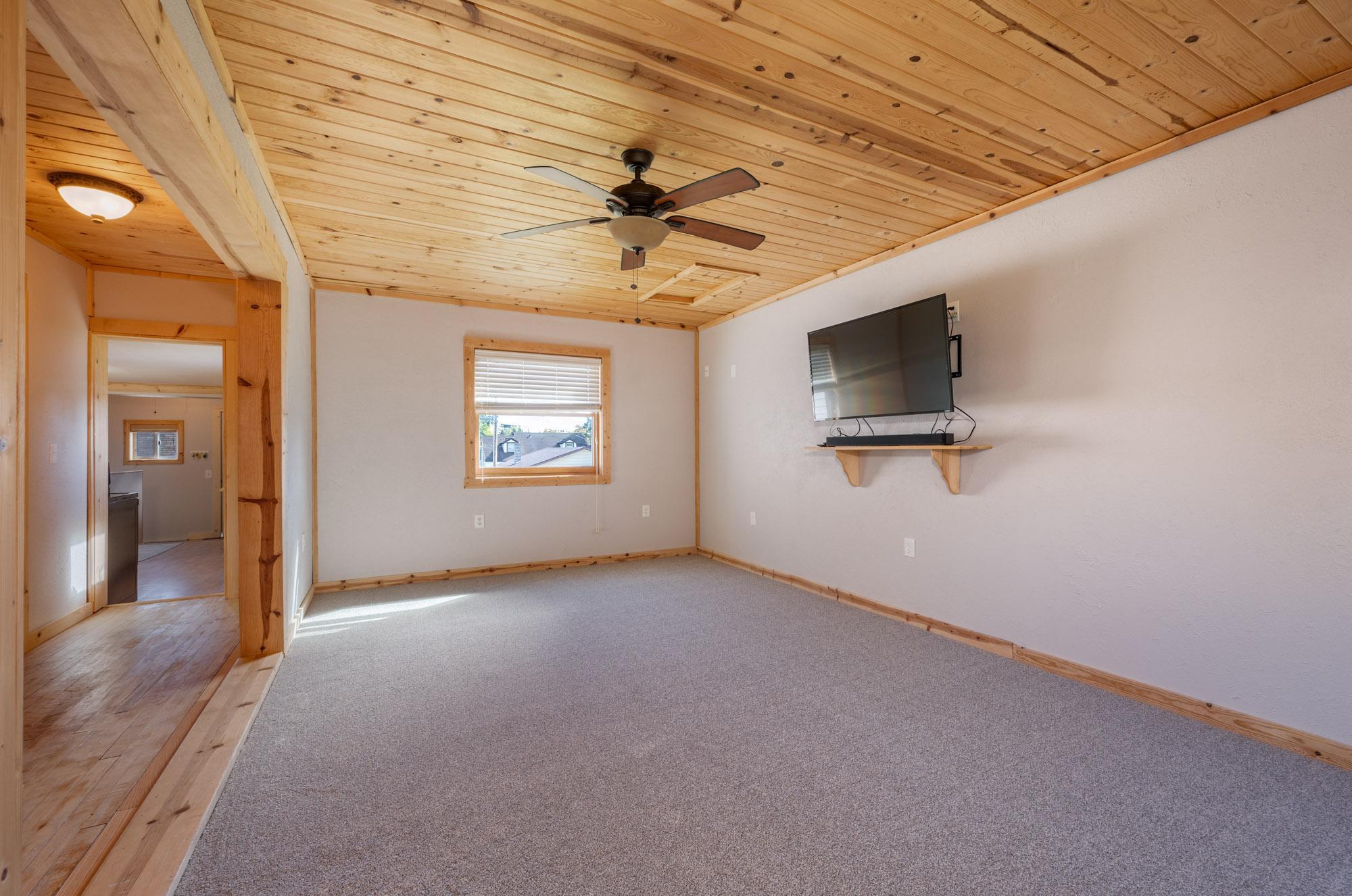 1920 single family home for sale at 206 Dudley Avenue in Coleraine, MN — 2 bed, 2 bath (photo 11 of 26)