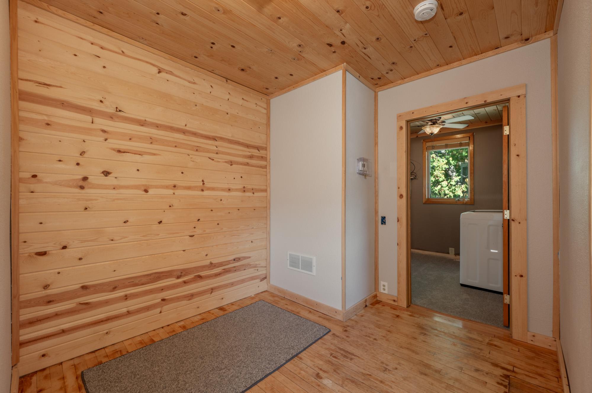 1920 single family home for sale at 206 Dudley Avenue in Coleraine, MN — 2 bed, 2 bath (photo 12 of 26)