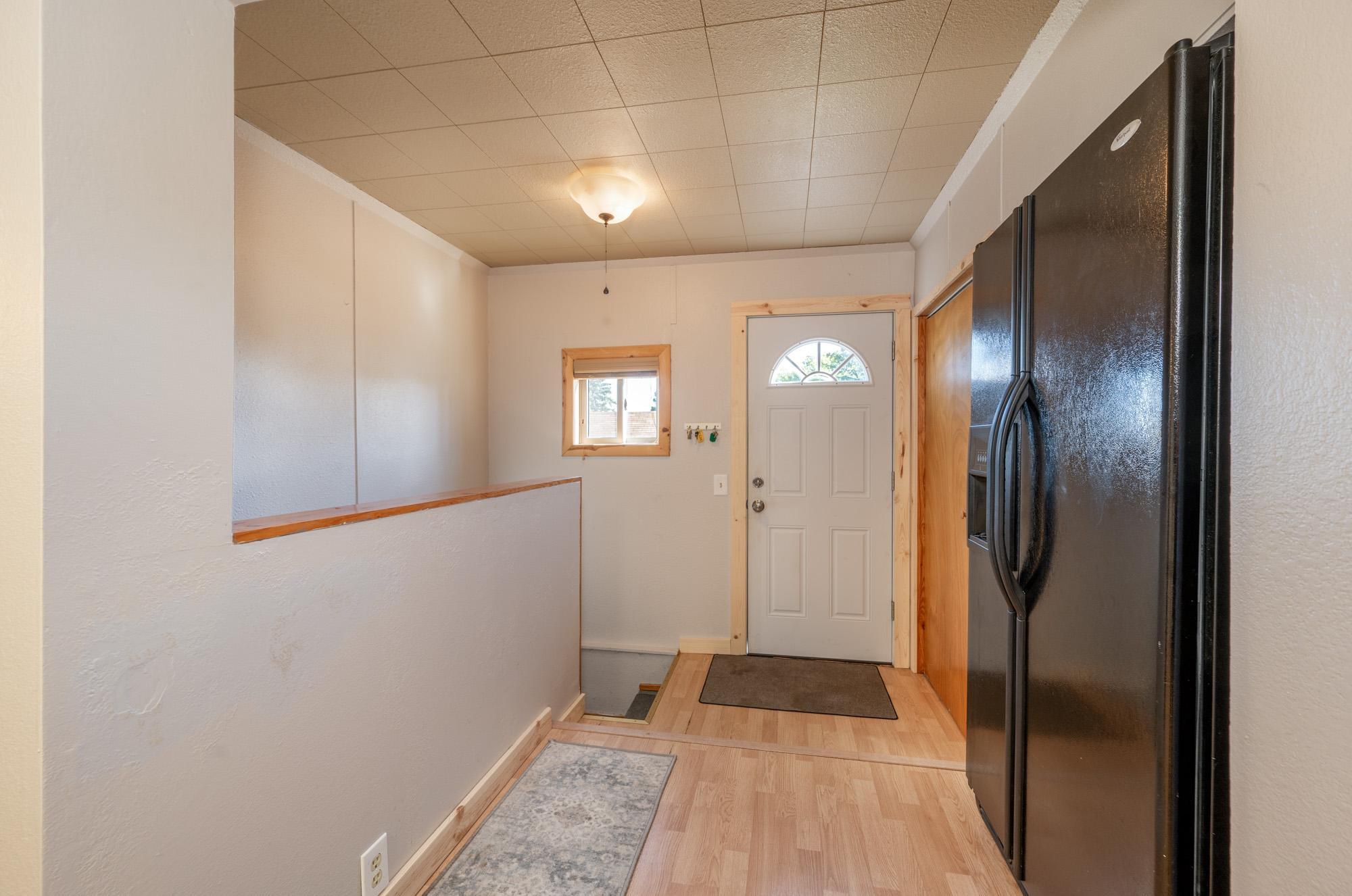 1920 single family home for sale at 206 Dudley Avenue in Coleraine, MN — 2 bed, 2 bath (photo 3 of 26)