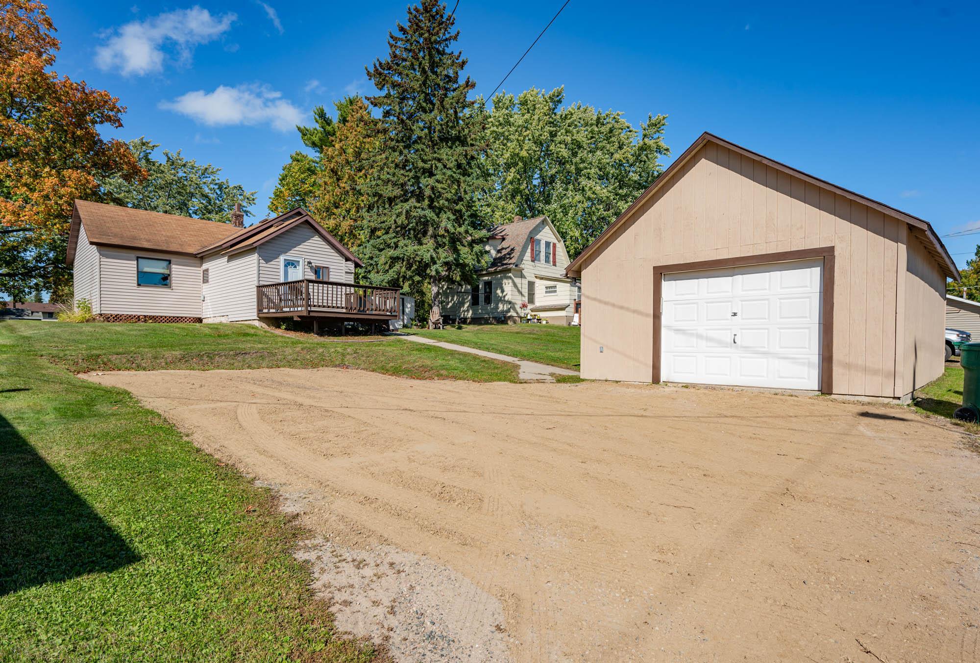 1920 single family home for sale at 206 Dudley Avenue in Coleraine, MN — 2 bed, 2 bath (photo 25 of 26)