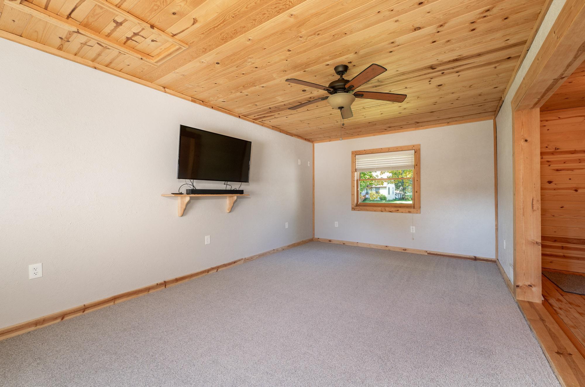 1920 single family home for sale at 206 Dudley Avenue in Coleraine, MN — 2 bed, 2 bath (photo 9 of 26)