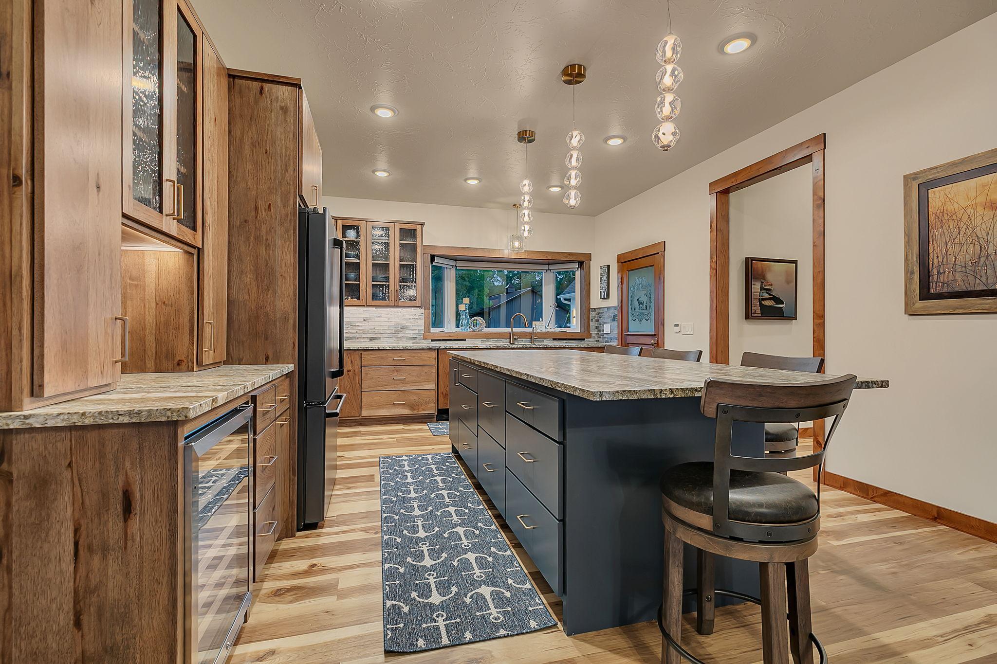 2025 single family home for sale at 3304 Latoka Beach Road SW in Alexandria, MN — 3 bed, 3 bath (photo 30 of 100)