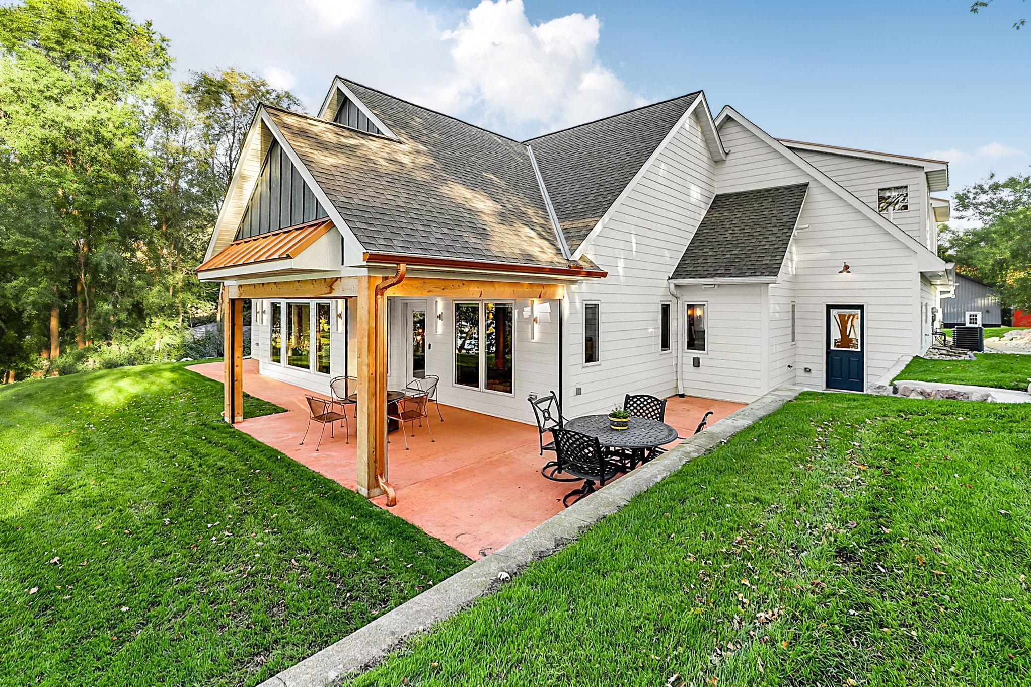 2025 single family home for sale at 3304 Latoka Beach Road SW in Alexandria, MN — 3 bed, 3 bath (photo 5 of 100)