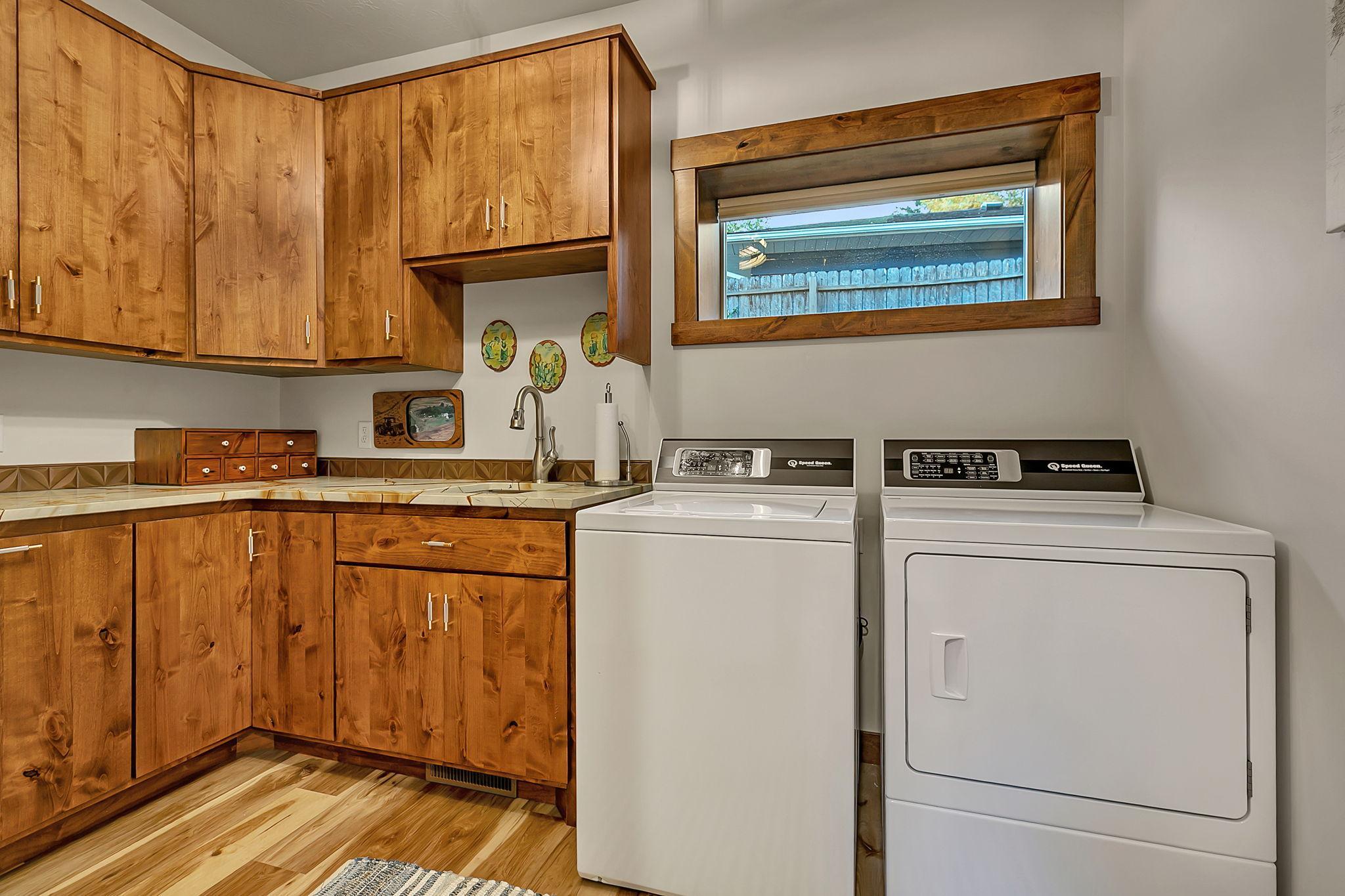 2025 single family home for sale at 3304 Latoka Beach Road SW in Alexandria, MN — 3 bed, 3 bath (photo 46 of 100)